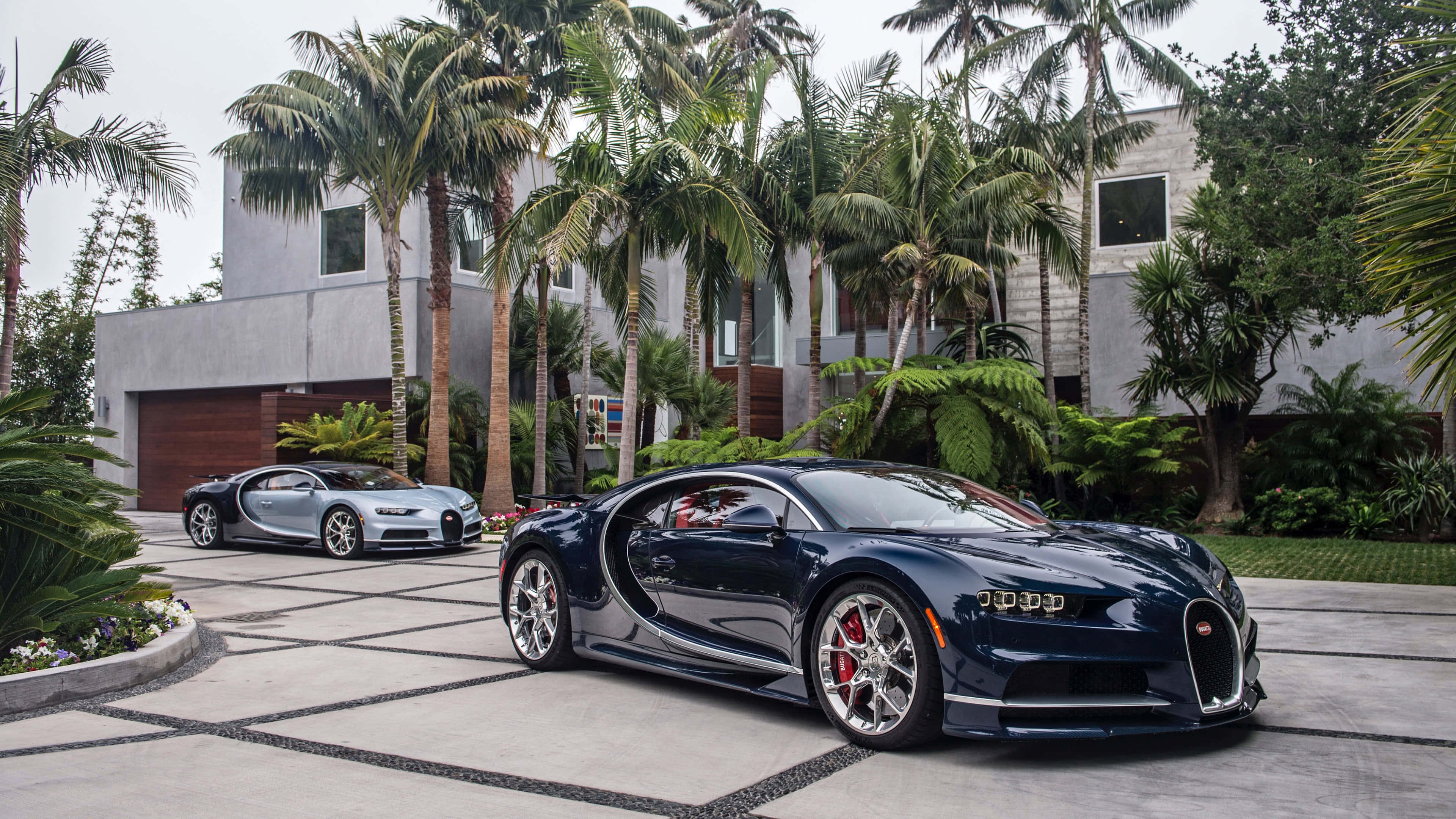 Bugatti Chiron, overcast skies, tiled driveway, 4K Desktop Wallpaper