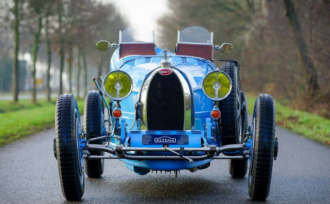 Bugatti Type 35, vibrant blue, yellow headlights, SD Desktop Wallpaper