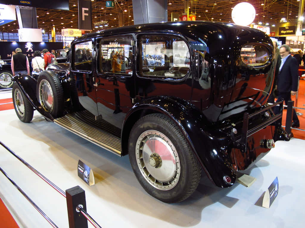 Bugatti Type 41 Royale, glossy black, chrome accents, SD Desktop Wallpaper