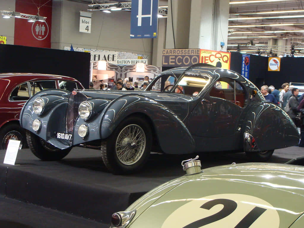 Bugatti Type 57, vintage blue sports car, wire wheels, SD Desktop Wallpaper
