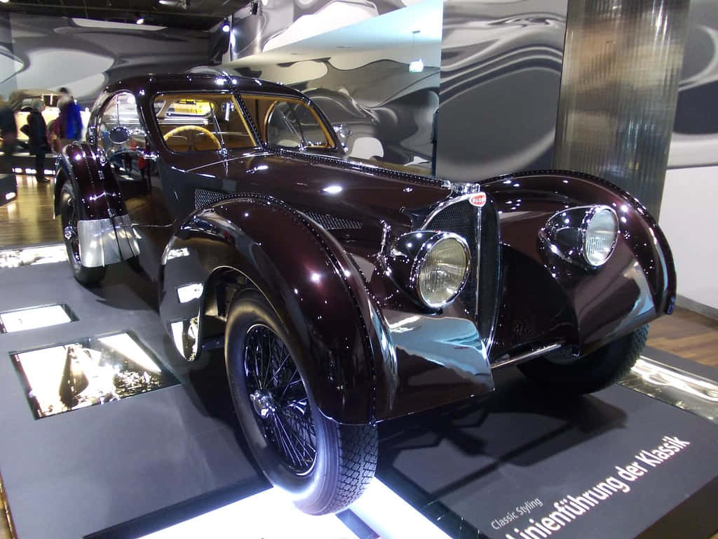 Bugatti Type 57sc Atlantic, glossy maroon, museum display pedestal, SD Desktop Wallpaper