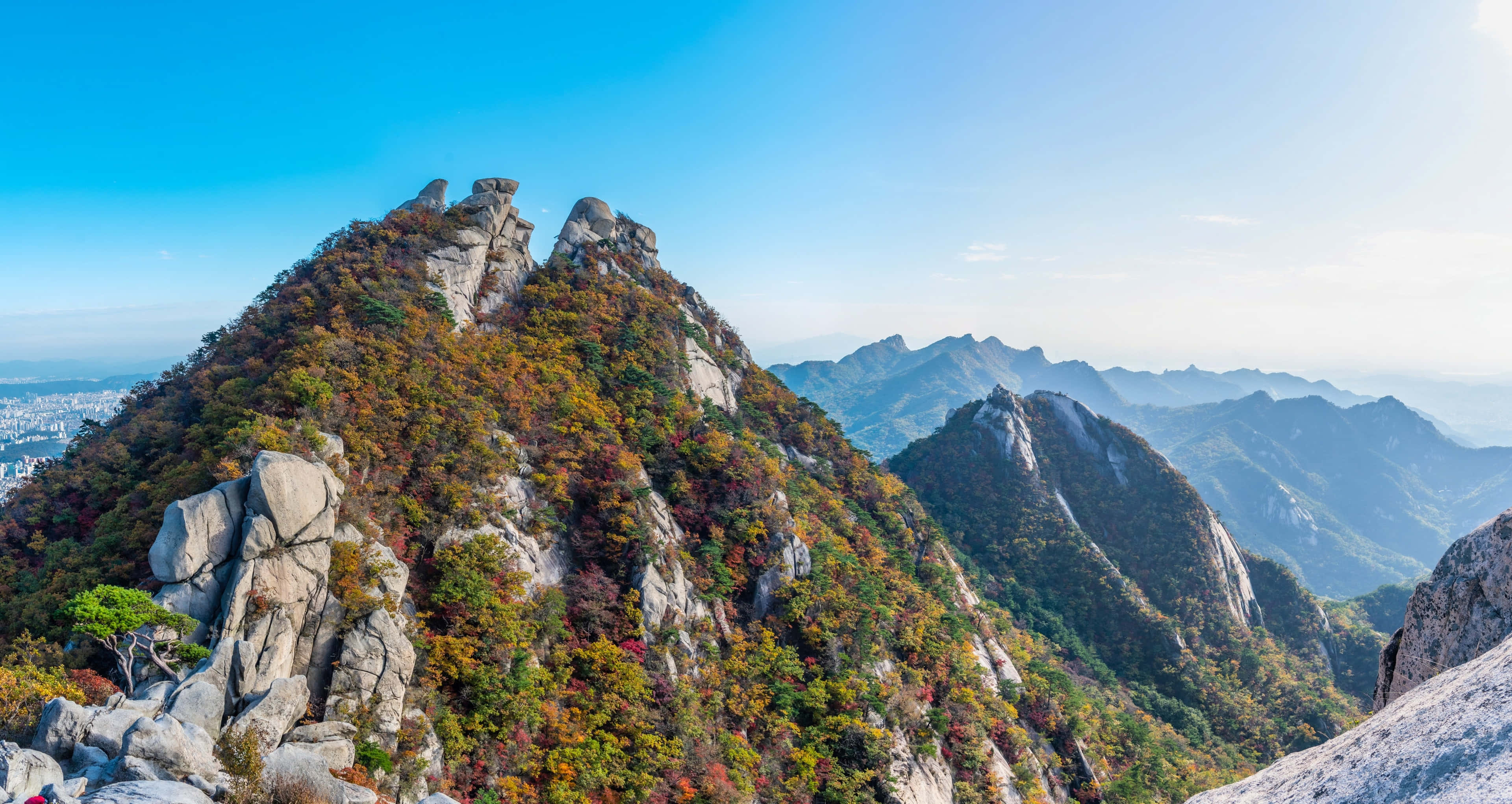 Bukhansan National Park, autumn foliage, rugged mountain peak, 4K Desktop Wallpaper