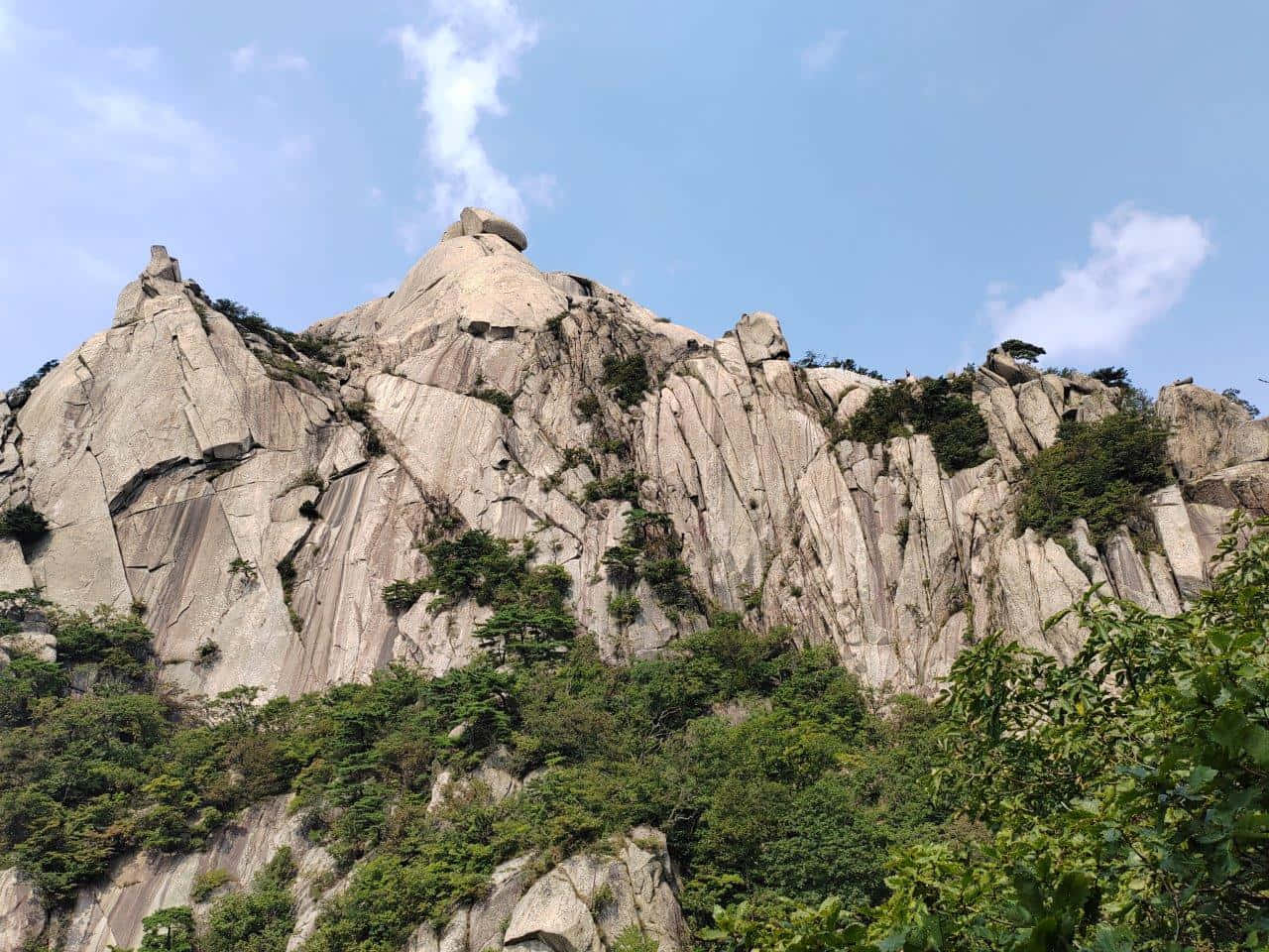 Bukhansan National Park, granite peaks, rugged cliffs, HD Desktop Wallpaper