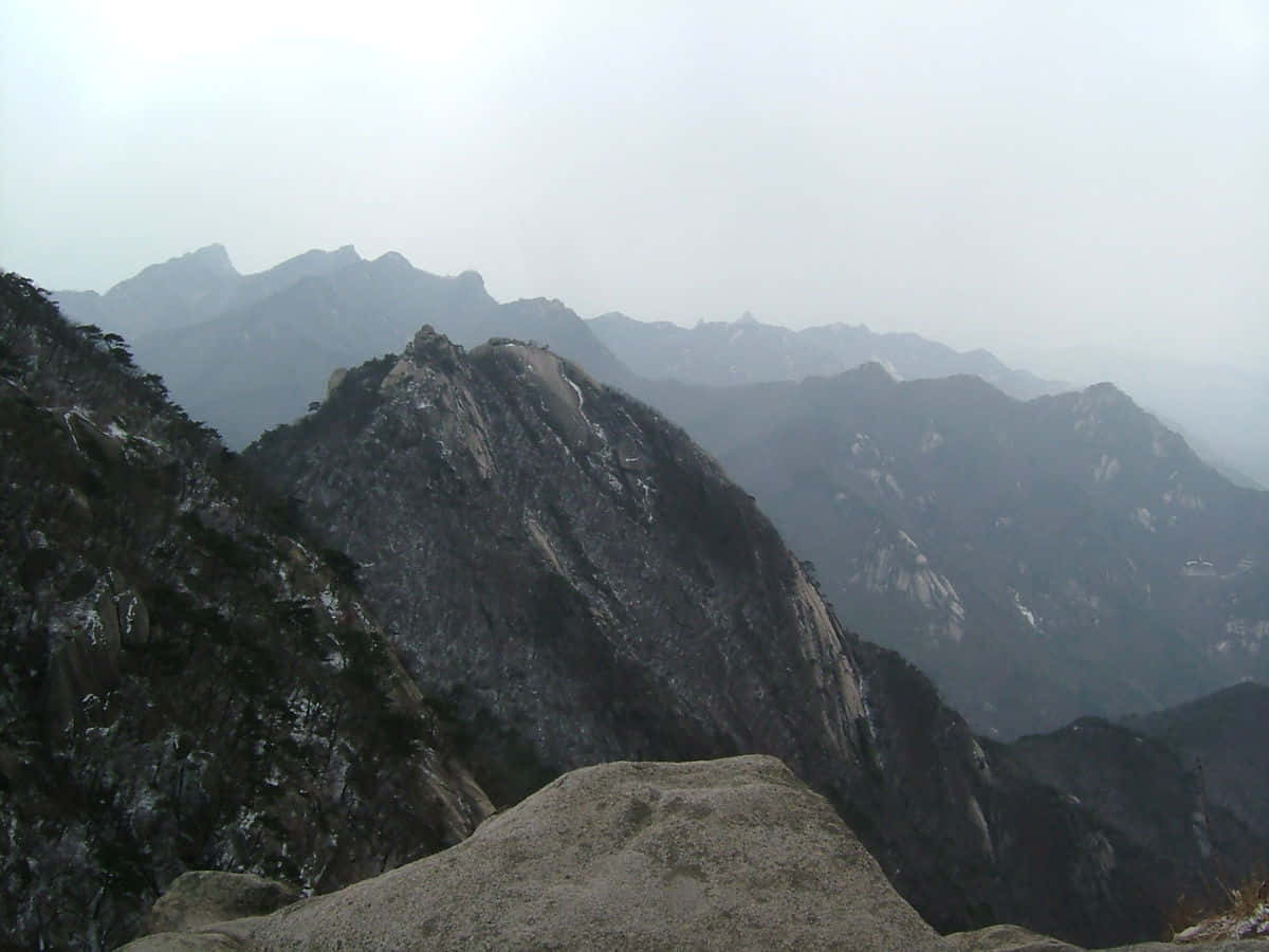 Bukhansan National Park, misty mountain peaks, layered gray tones, SD Desktop Wallpaper
