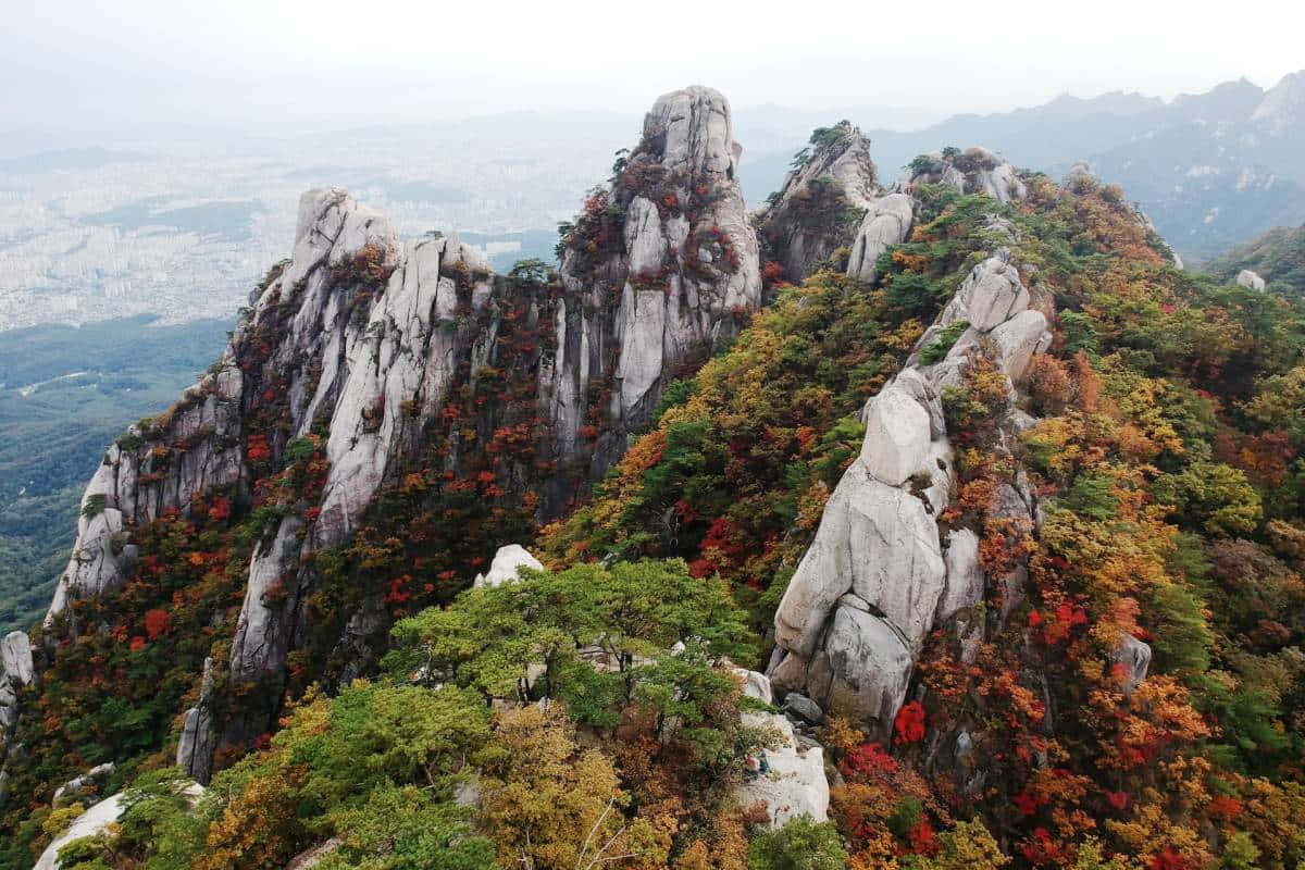 Bukhansan National Park, autumn foliage, rugged mountain peaks, SD Desktop Wallpaper