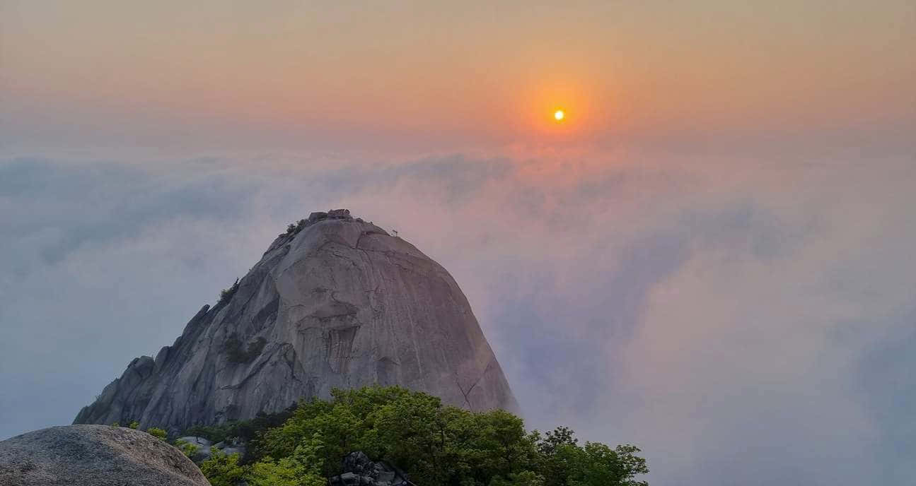 Bukhansan, sunrise, misty mountains, HD Desktop Wallpaper