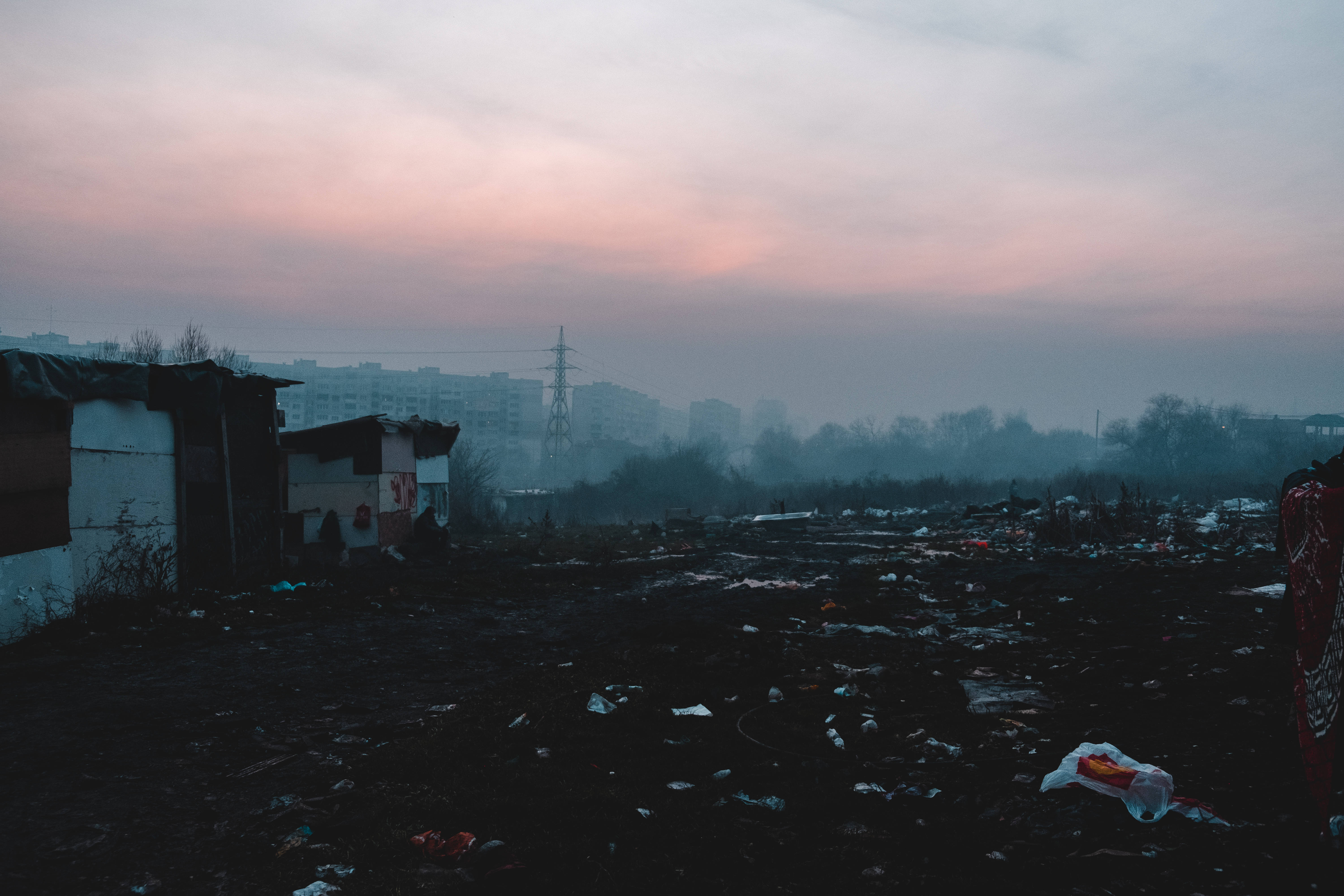 foggy bulgarian skyline, twilight, pink and gray sky, 5K Desktop Wallpaper
