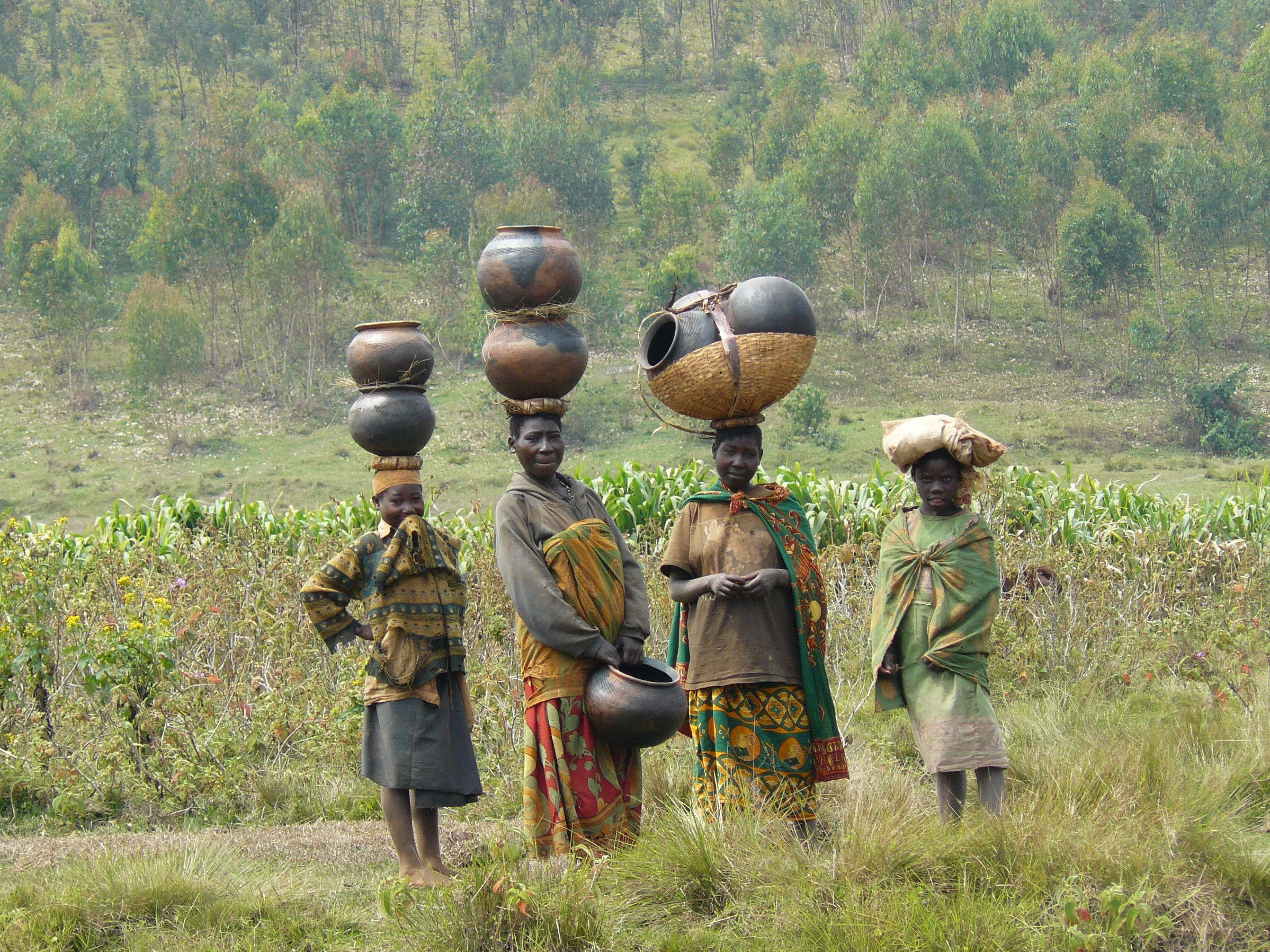 Burundi, traditional Burundi women, vibrant patterned garments, 2K Desktop Wallpaper