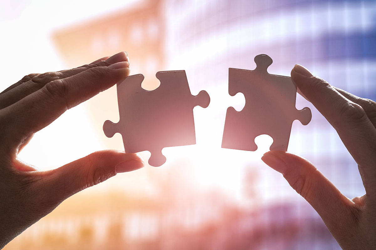 Business Puzzle Partnership, puzzle pieces, hands, SD Desktop Wallpaper