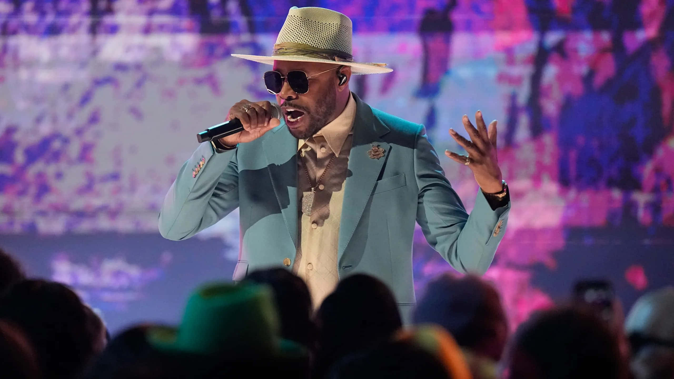Busta Rhymes, light blue suit, straw hat, 2K Desktop Wallpaper