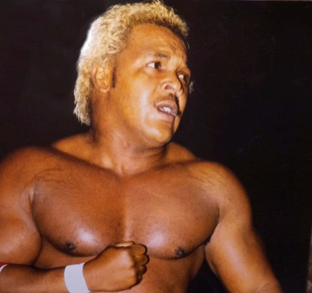 Butch Reed, blonde hair, white wristband, SD Desktop Wallpaper