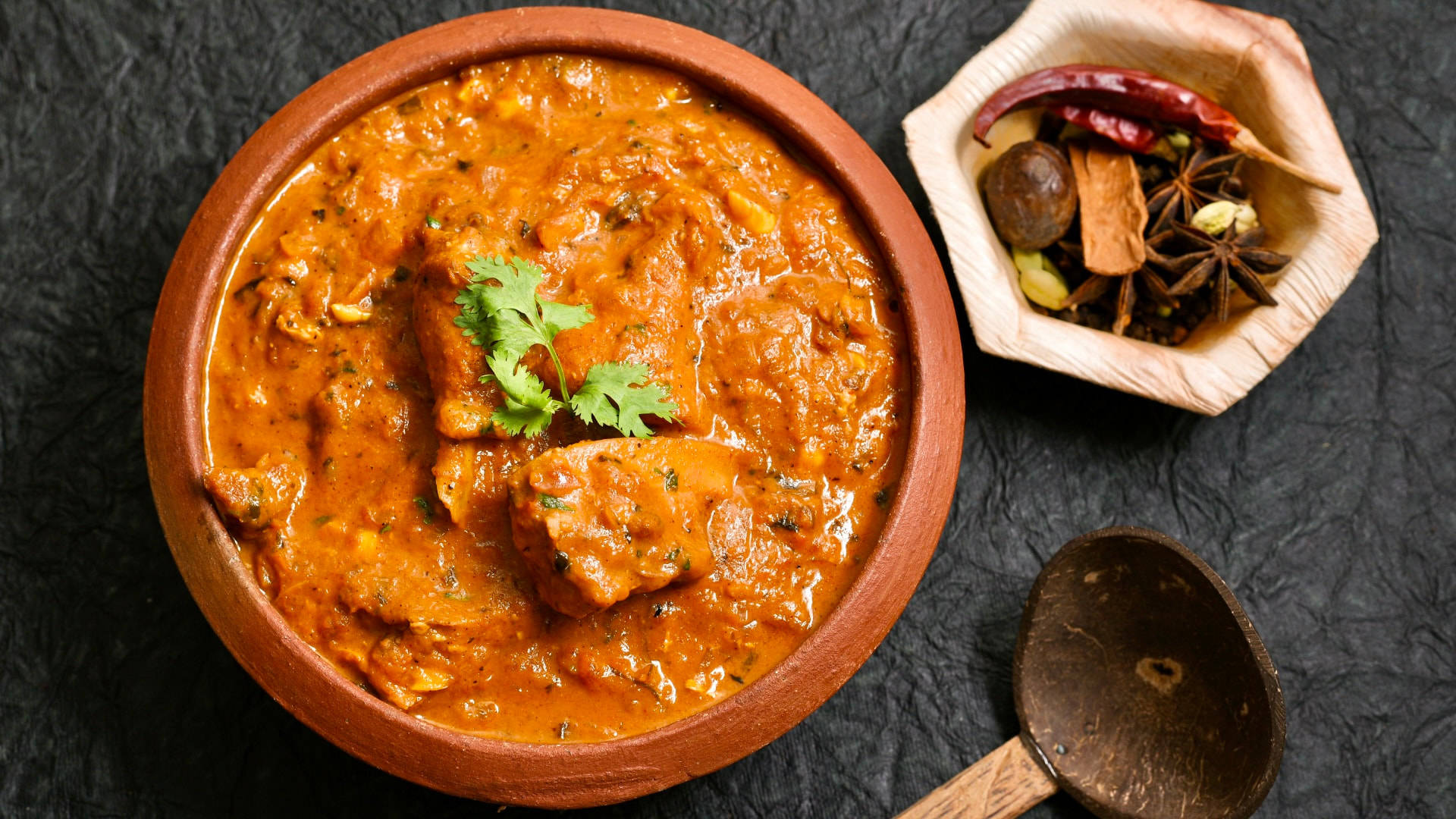 Butter Chicken Stew, terracotta bowl, wooden dish, Full HD Desktop Wallpaper
