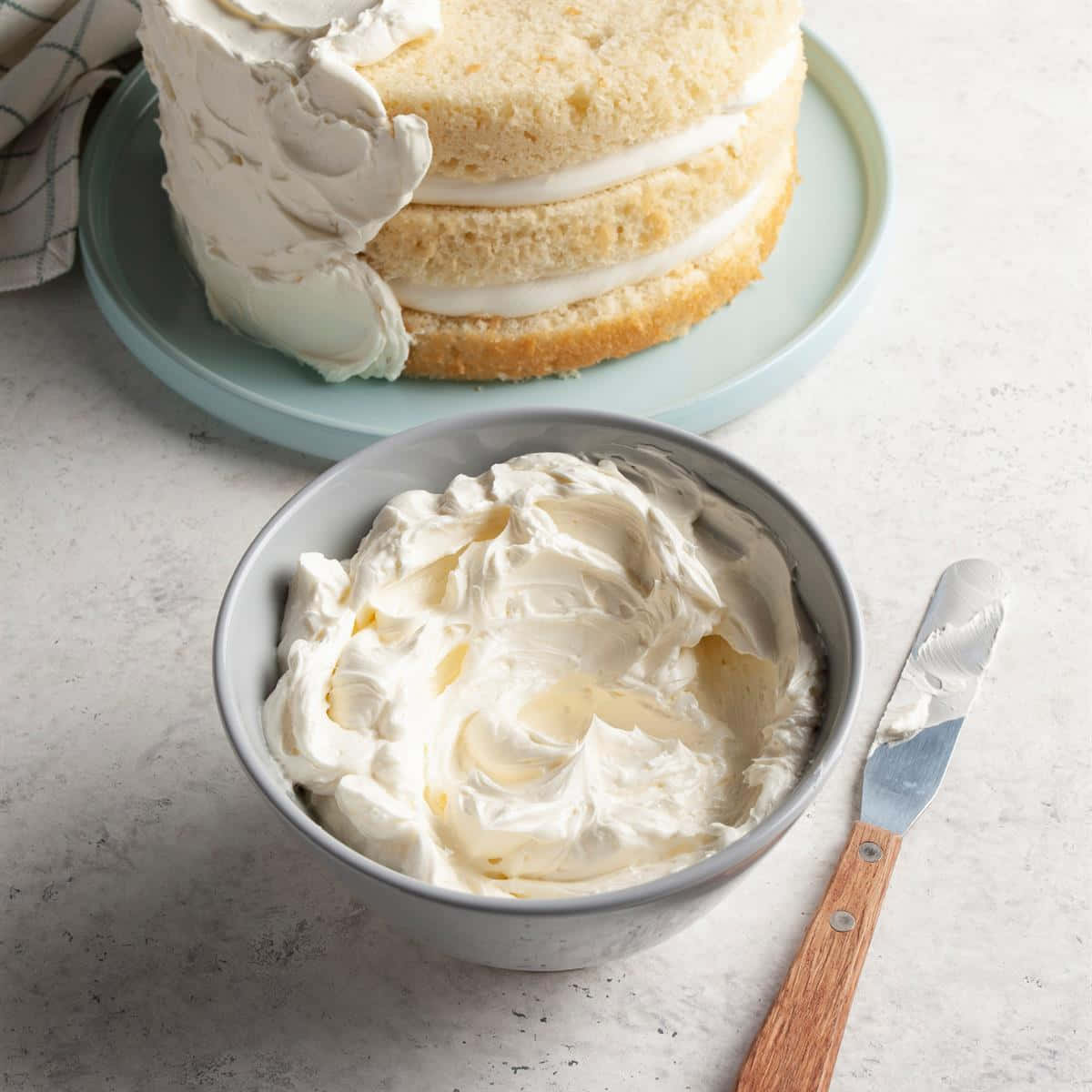 buttercream, fluffy white frosting, layered vanilla cake, SD Desktop Wallpaper