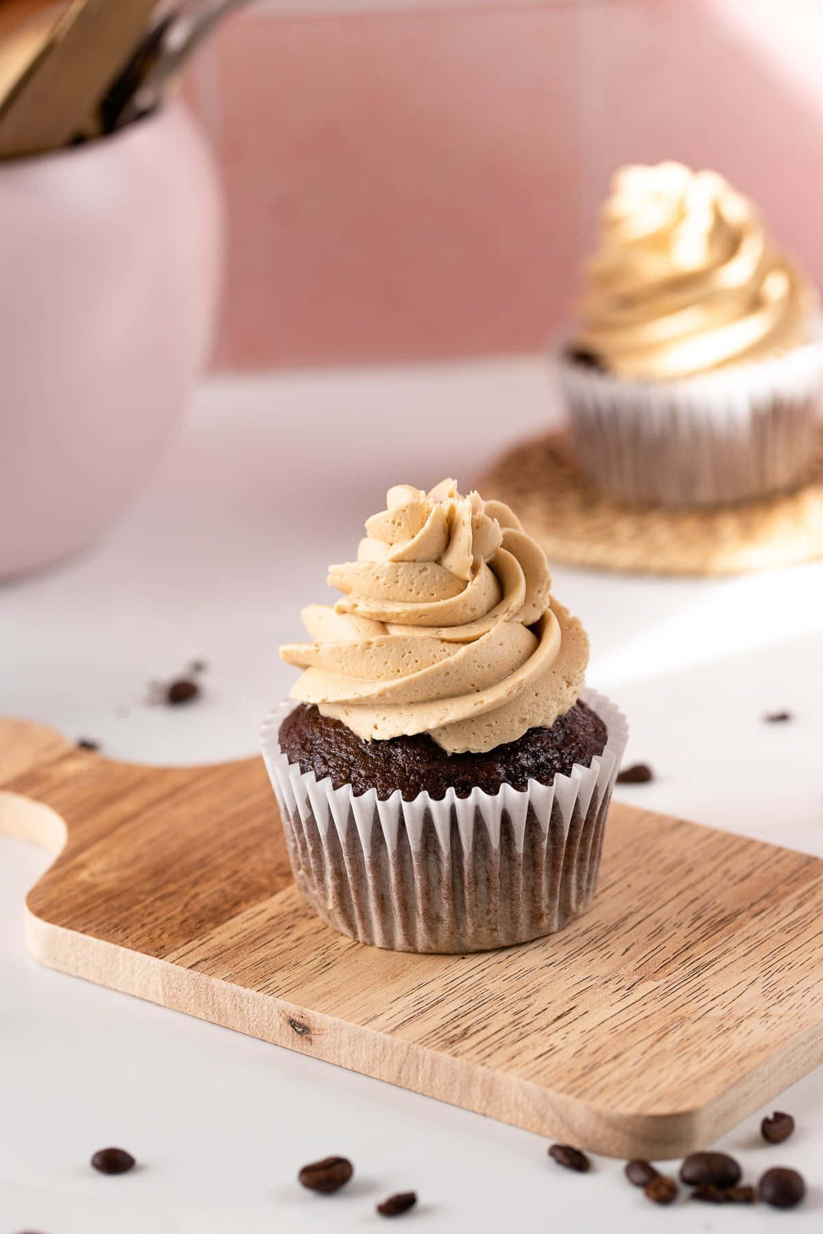 buttercream, chocolate cupcake, creamy caramel frosting, HD Phone Wallpaper