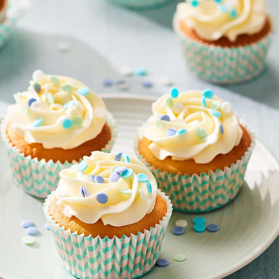 buttercream, cupcakes, creamy frosting, SD Desktop Wallpaper