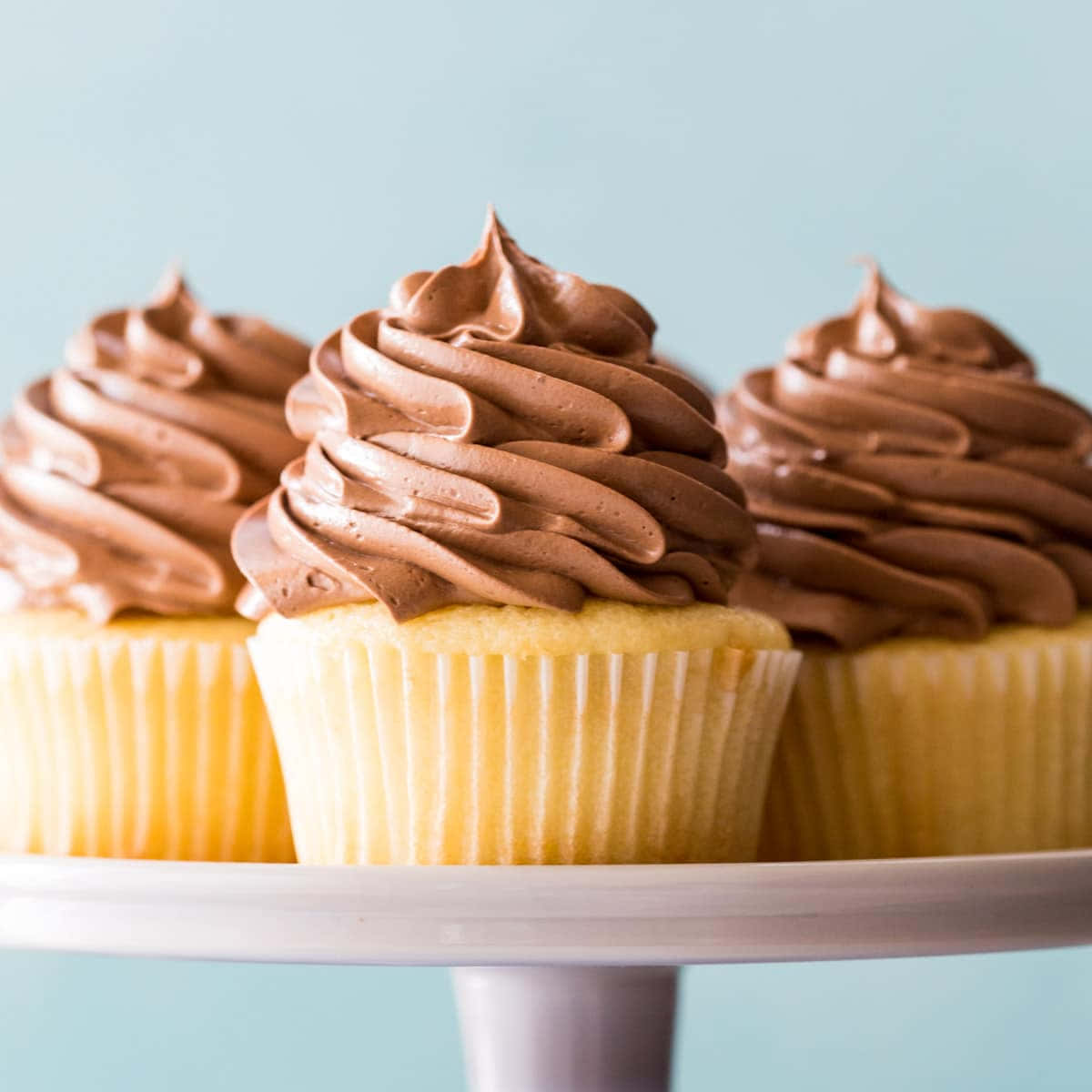 buttercream, vanilla cupcakes, chocolate frosting, SD Desktop Wallpaper