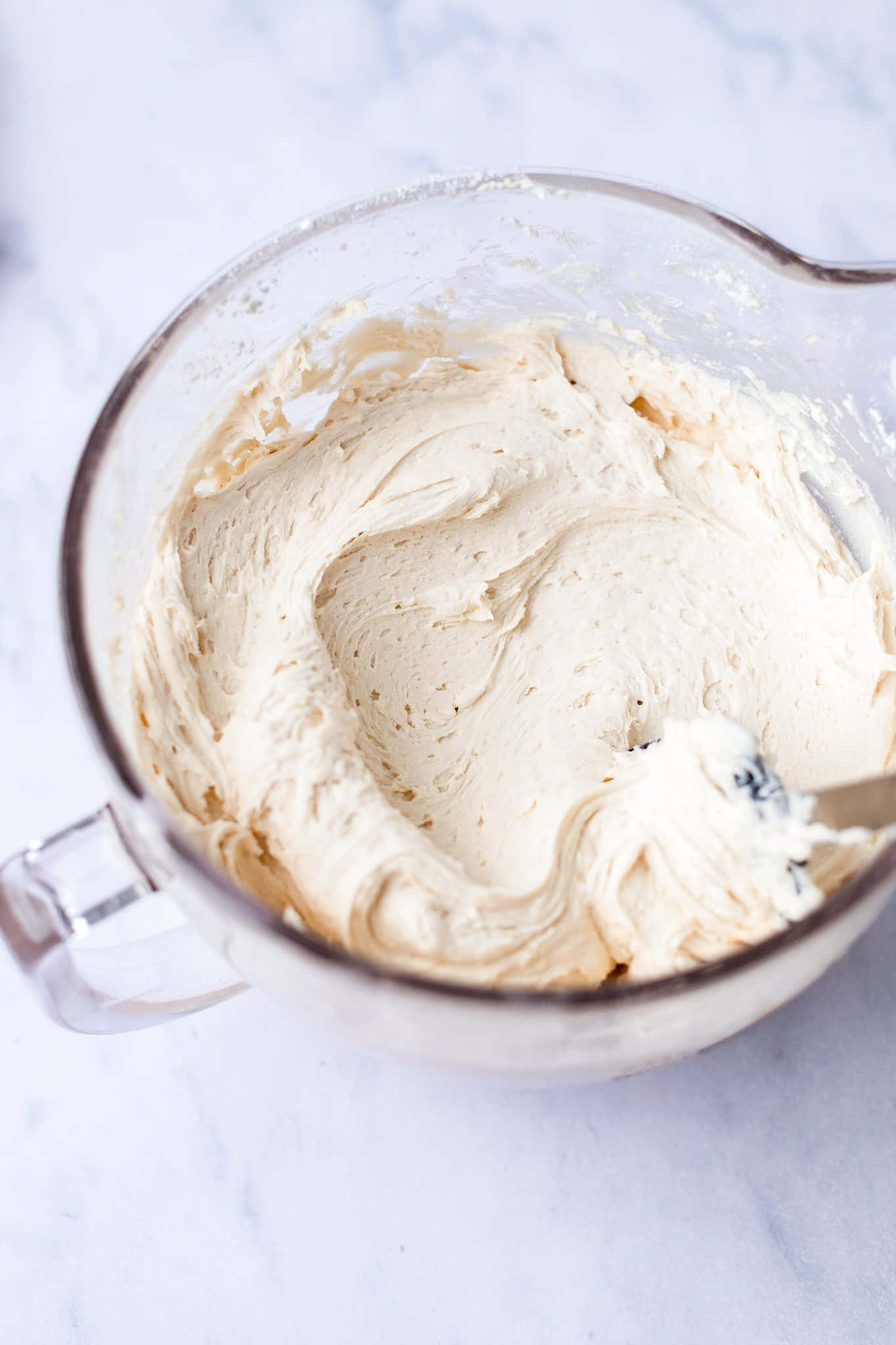 buttercream, pale yellow frosting, clear glass mixing bowl, Full HD Phone Wallpaper