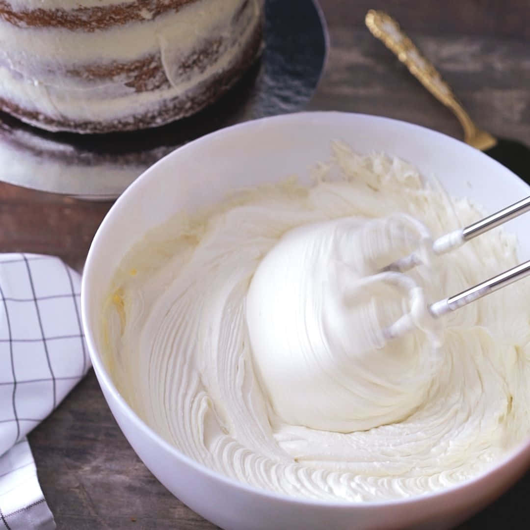 buttercream, white mixing bowl, fluffy whipped cream, SD Desktop Wallpaper