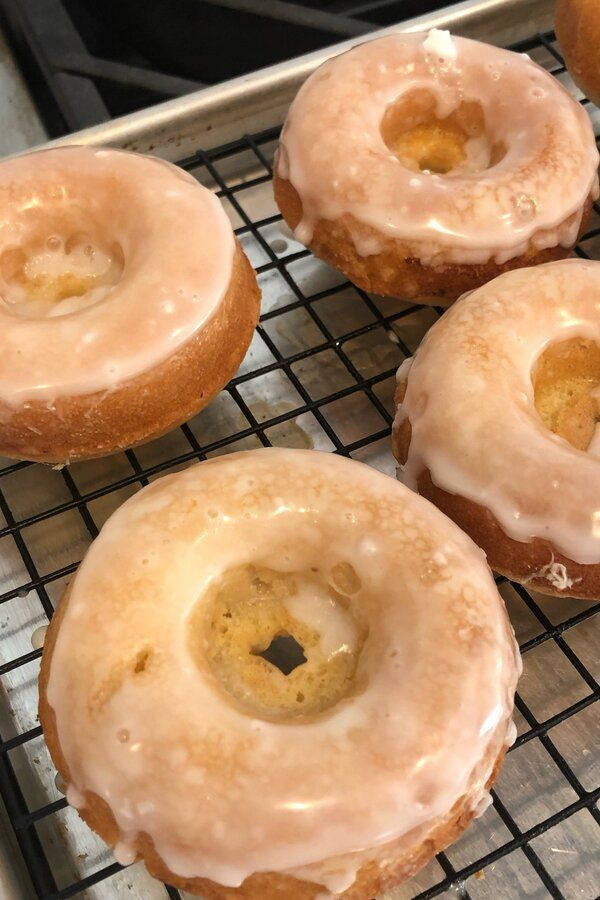 buttermilk donuts, glazed donuts, wire rack, SD Phone Wallpaper