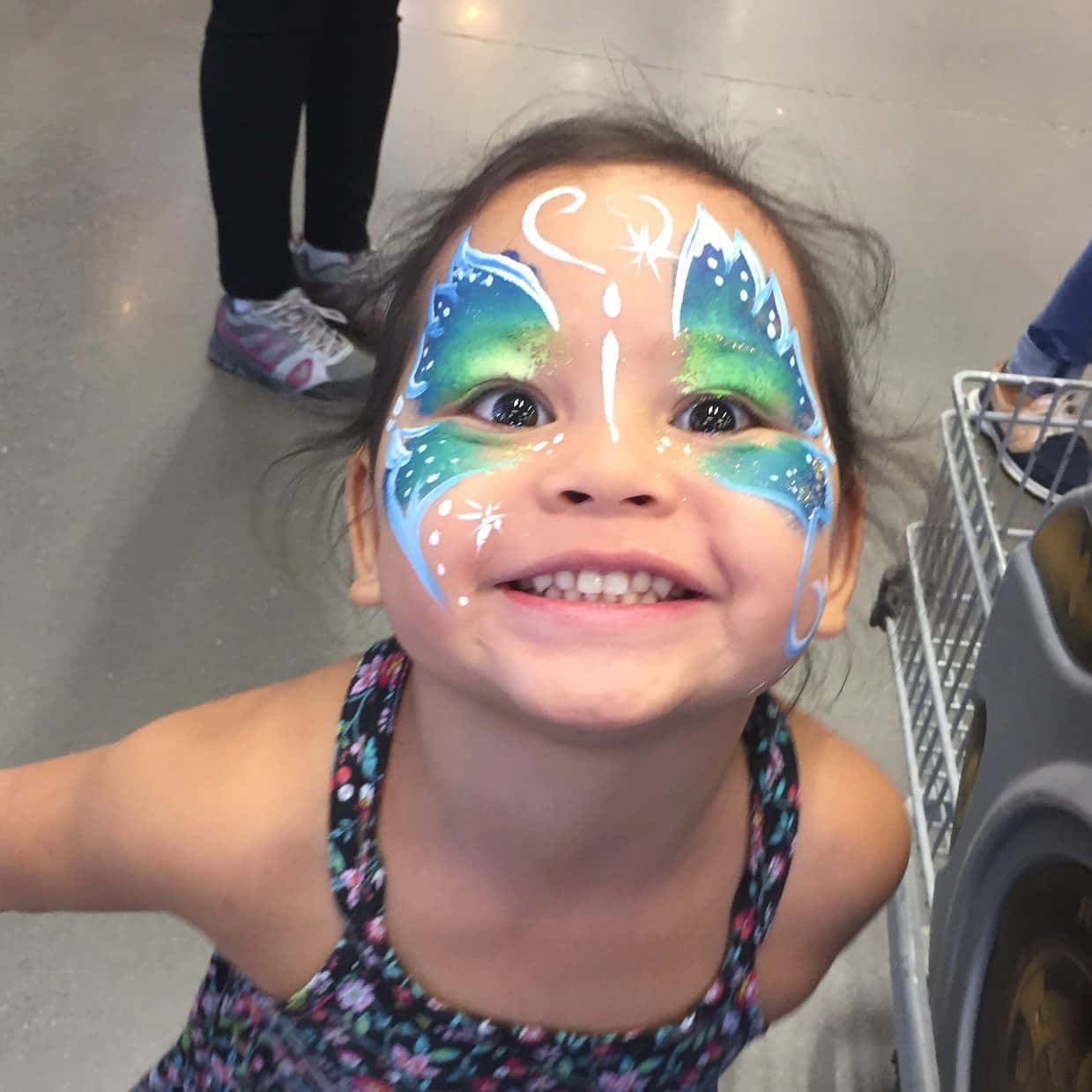 butterfly face paint, vibrant blue green and white, toddler, SD Desktop Wallpaper