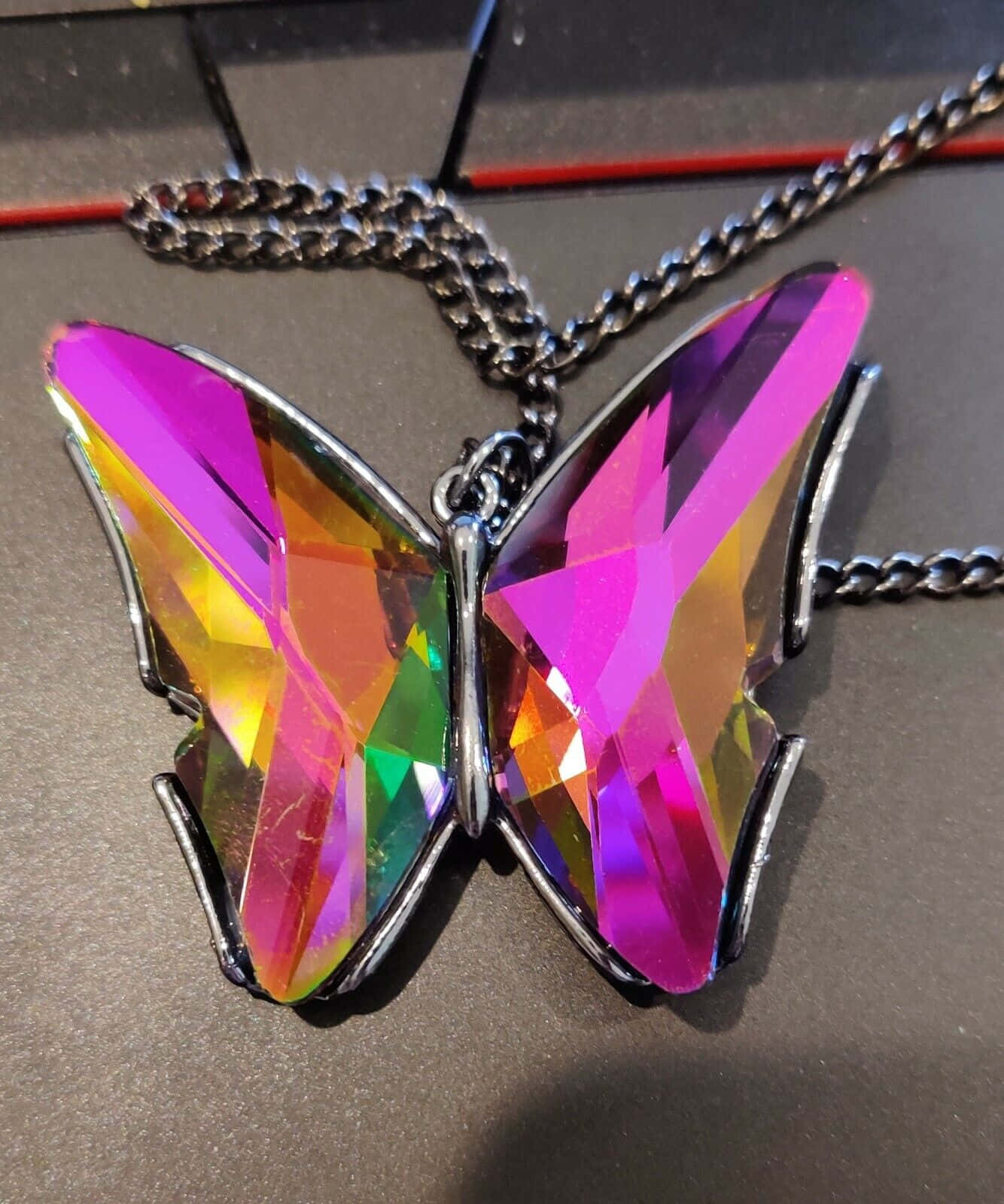 colorful crystal butterfly necklace, faceted rainbow butterfly pendant, metallic chain, HD Phone Wallpaper