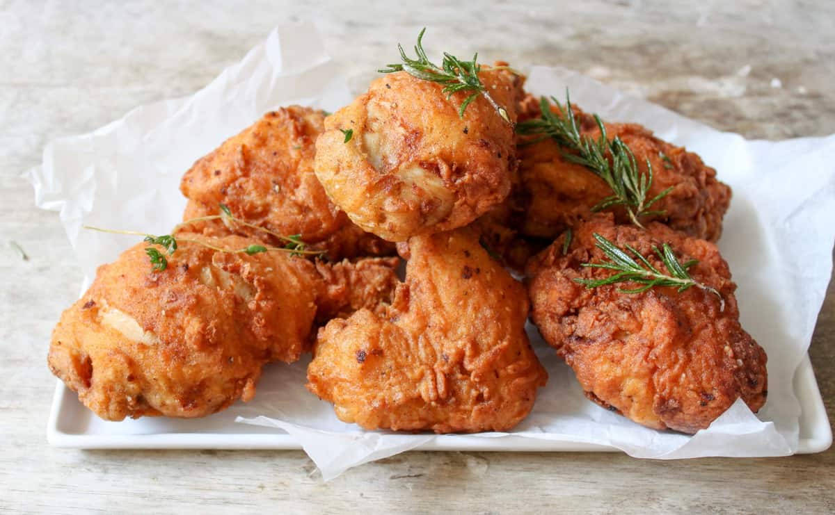 buttermilk flavor chicken, crispy golden fried chicken, fresh rosemary, SD Desktop Wallpaper