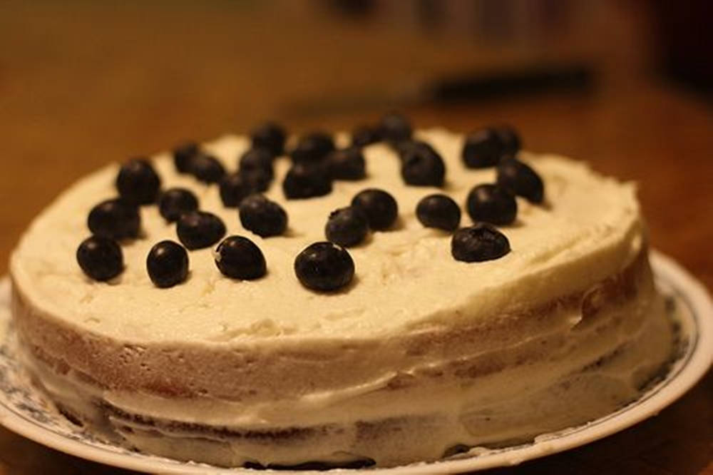 Buttermilk Cake, blueberry, creamy white frosting, SD Desktop Wallpaper