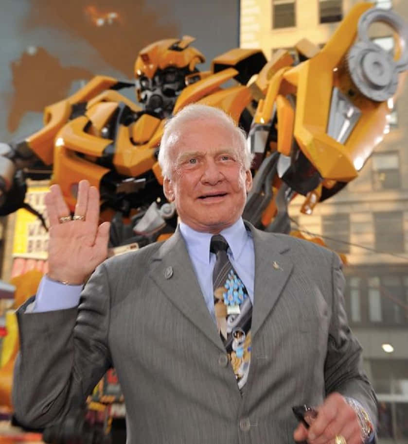 Buzz Aldrin, giant yellow robot, city event, SD Phone Wallpaper