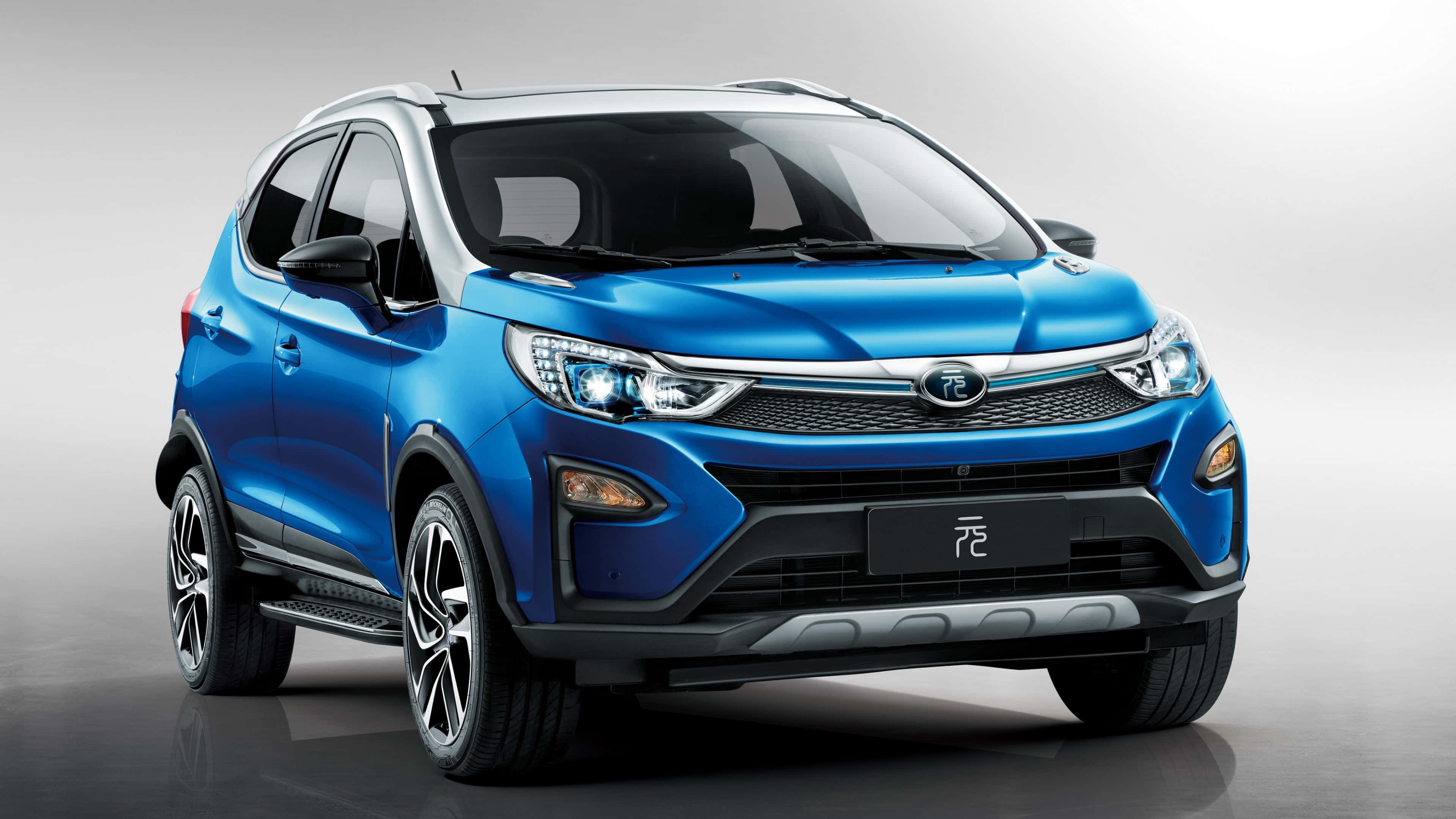 BYD, vibrant blue, compact SUV, 4K Desktop Wallpaper