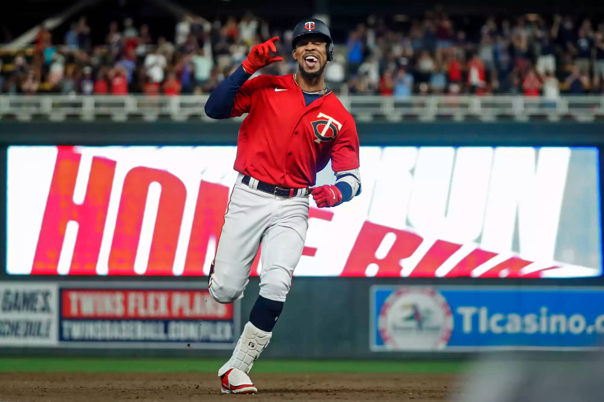 Byron Buxton, red uniform, home run, Full HD Desktop Wallpaper