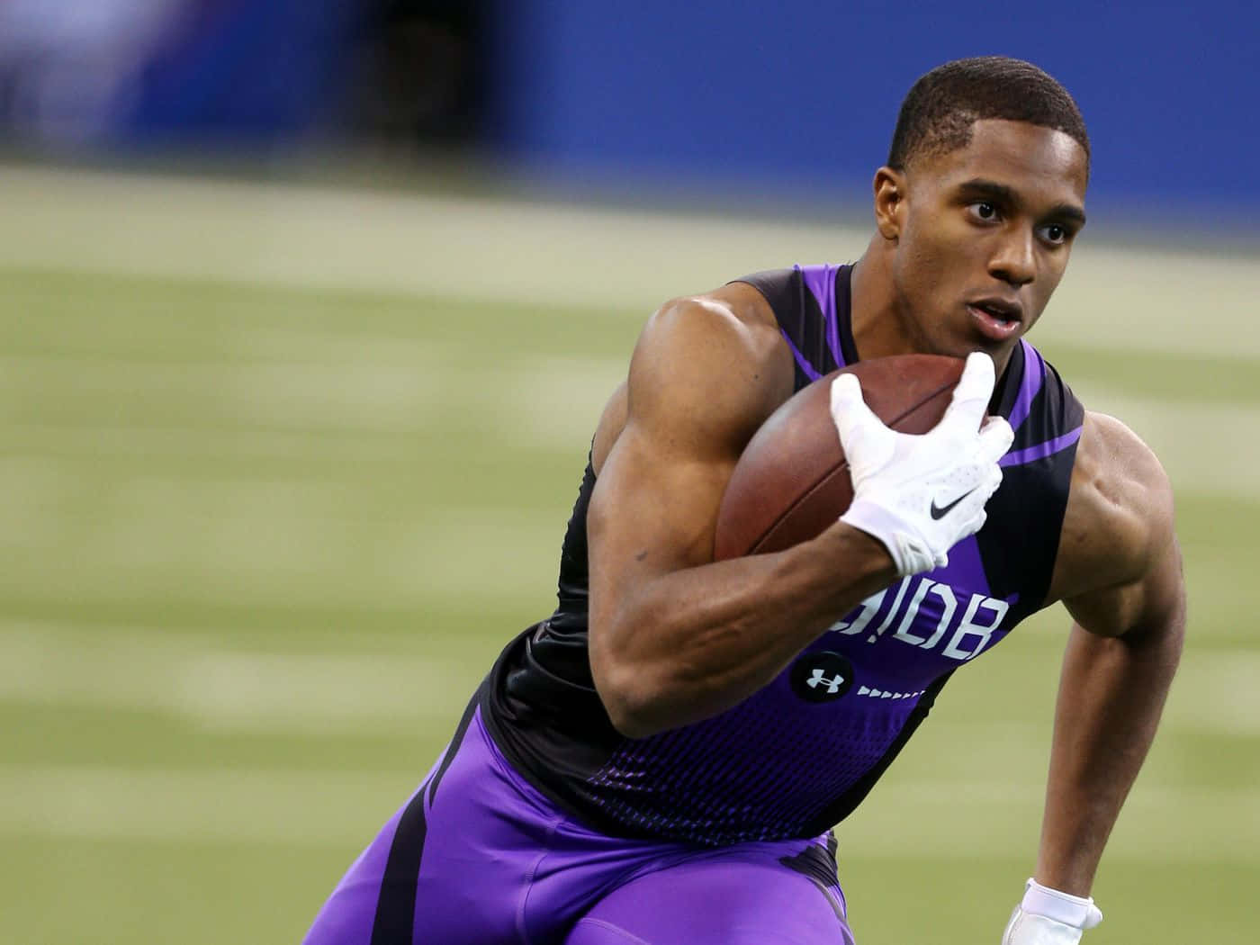 Byron Jones, purple uniform, green field, HD Desktop Wallpaper