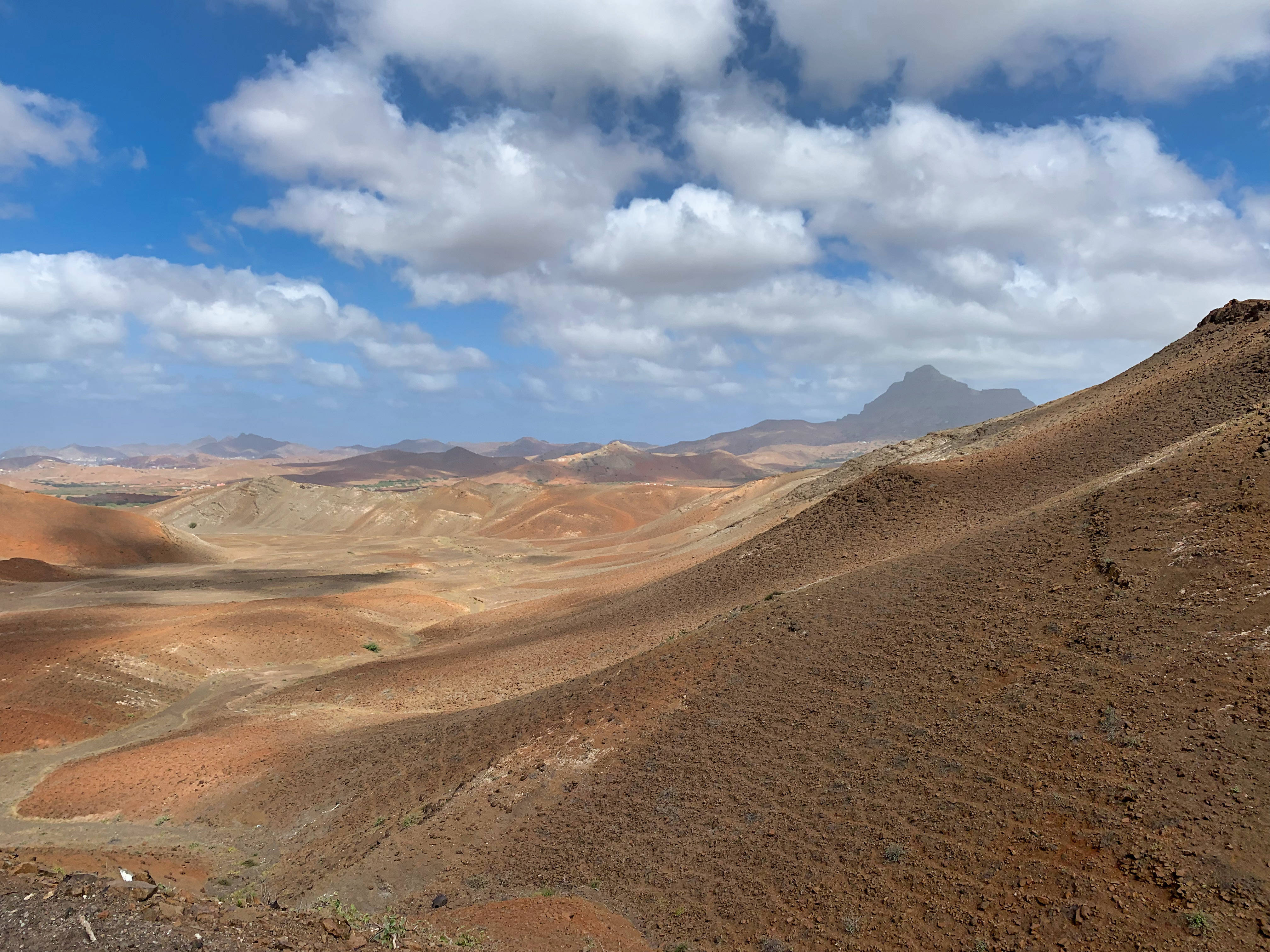 Cabo Verde, sand dunes, reddish-brown hills, 4K Desktop Wallpaper