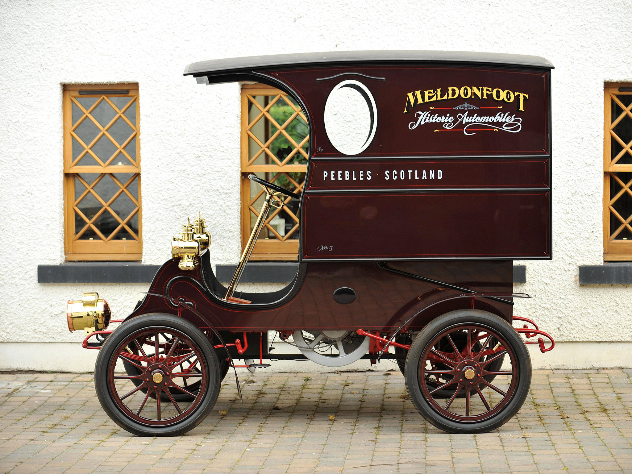 Cadillac, vintage maroon electric car, brass accents, Full HD Desktop Wallpaper