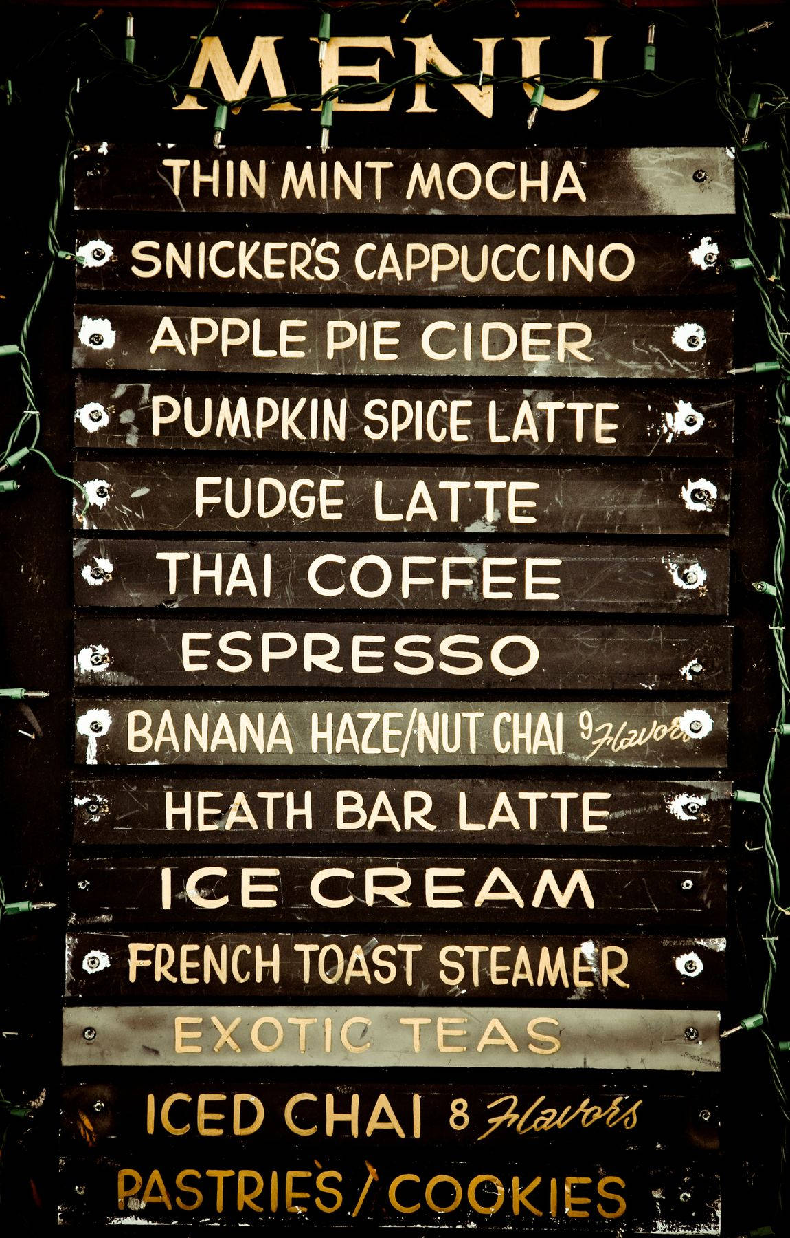 rustic wooden menu board, sweet coffee drinks, pastries, HD Phone Wallpaper