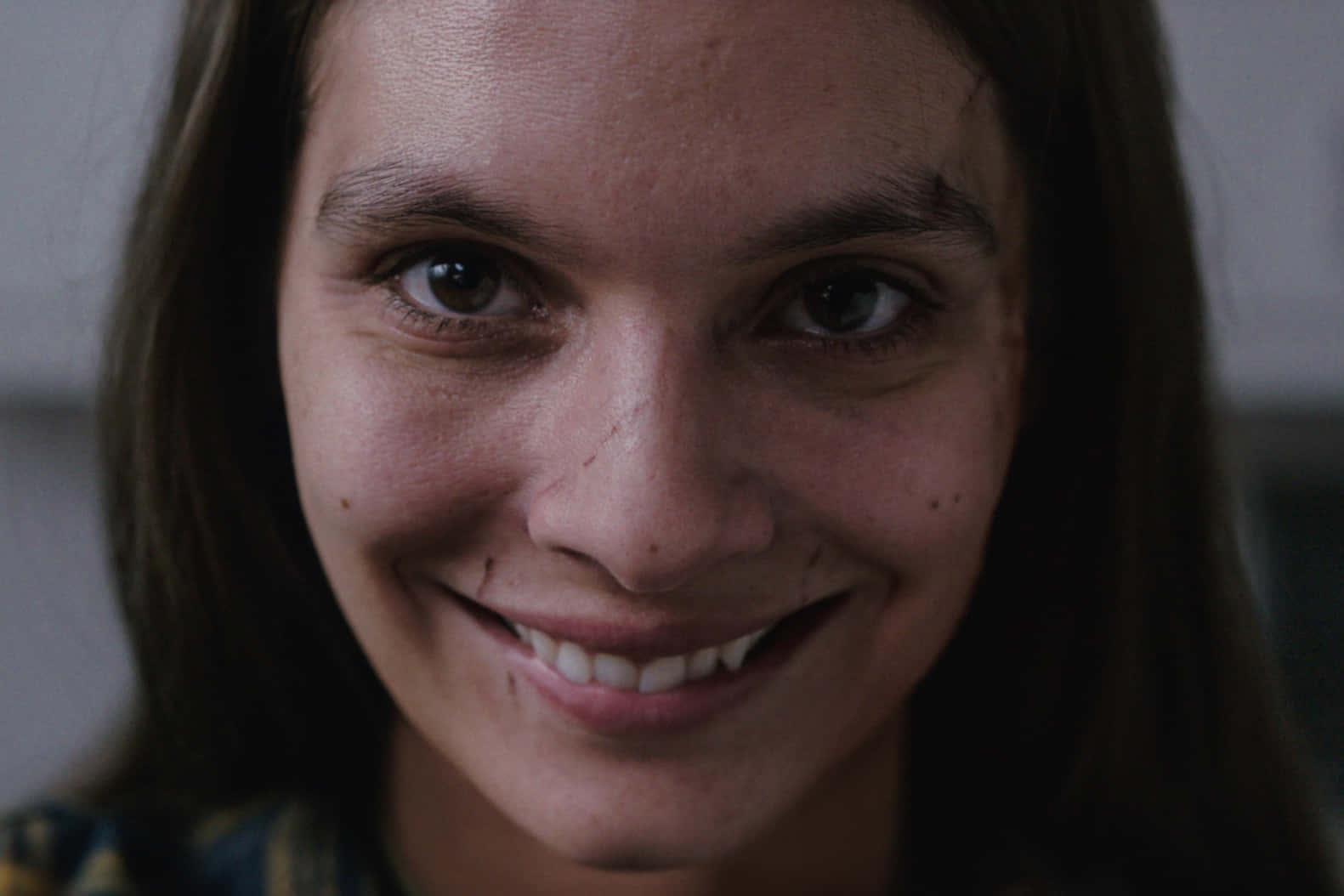 Caitlin Stasey, freckles, warm smile, HD Desktop Wallpaper