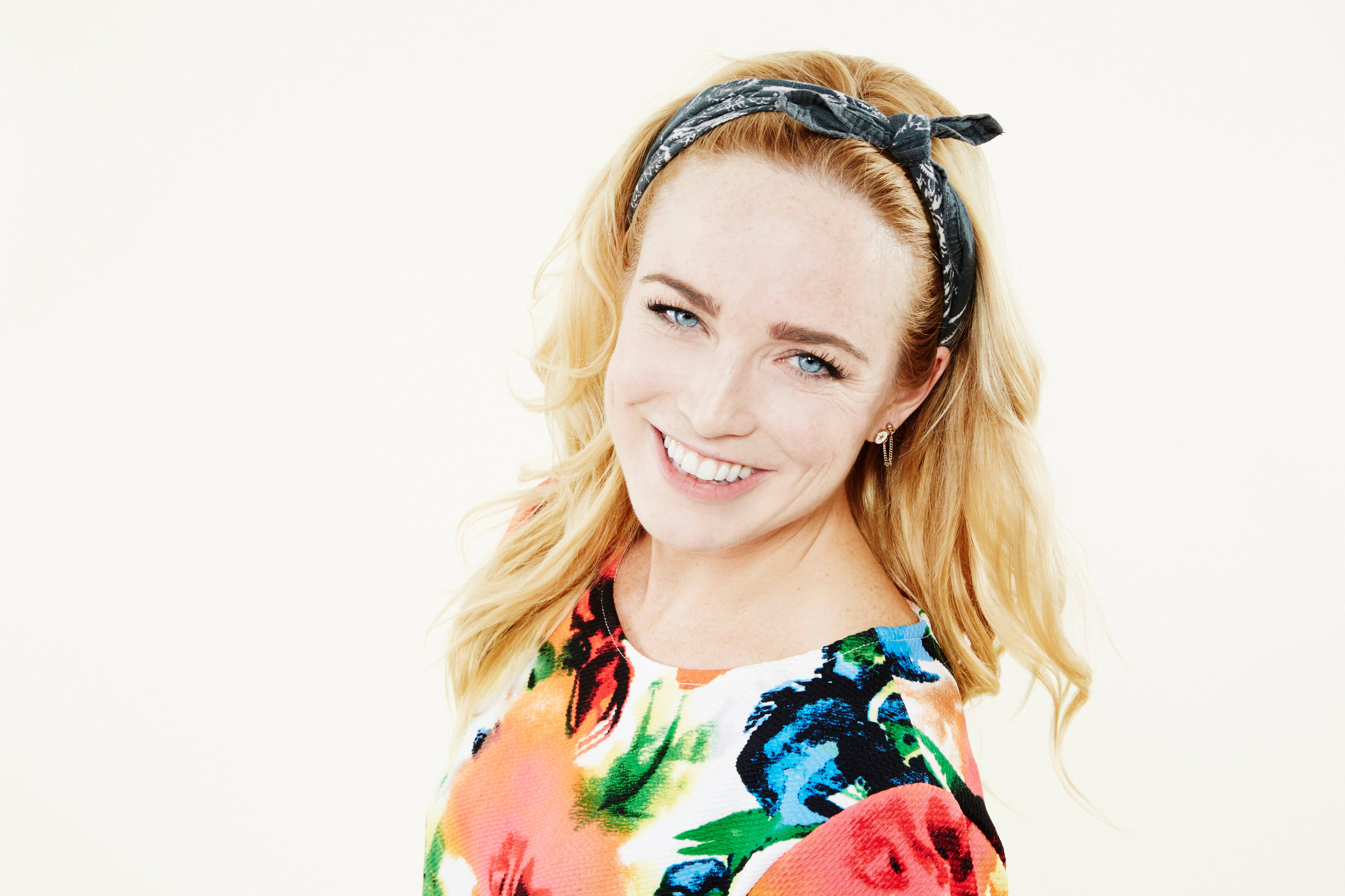 Caity Lotz, blonde, blue eyes, 5K Desktop Wallpaper