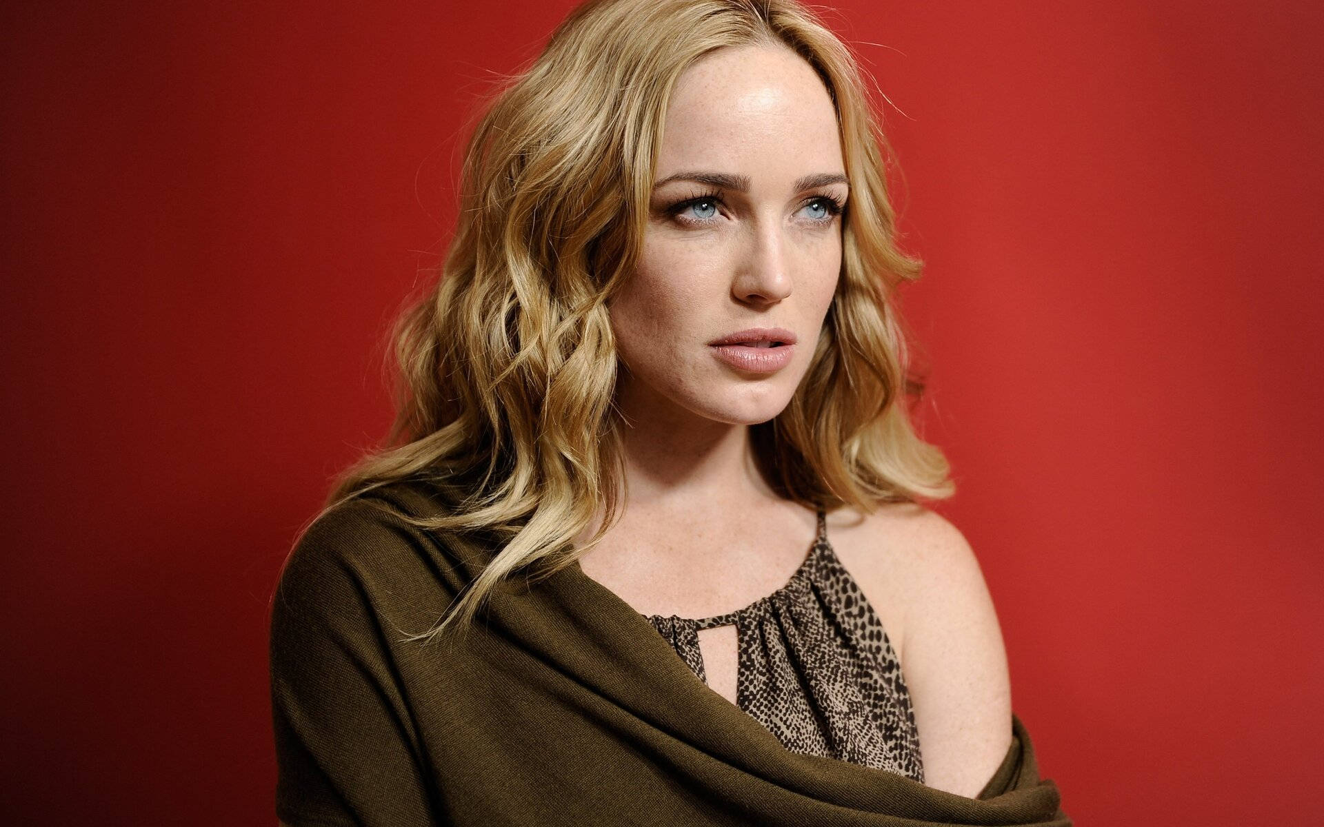 Caity Lotz, brown outfit, blonde wavy hair, Full HD Desktop Wallpaper
