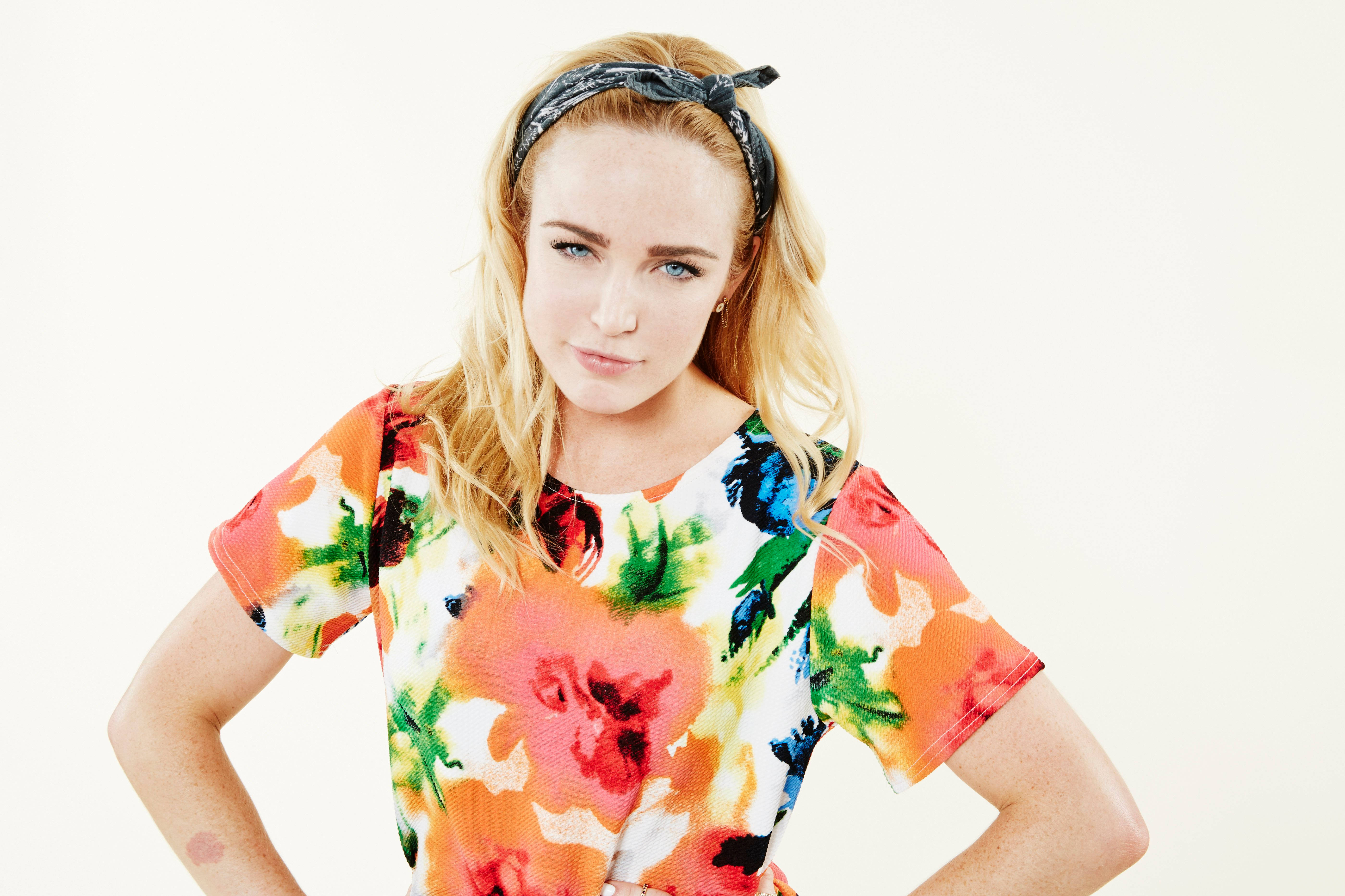 Caity Lotz, floral shirt, black headband, 5K Desktop Wallpaper