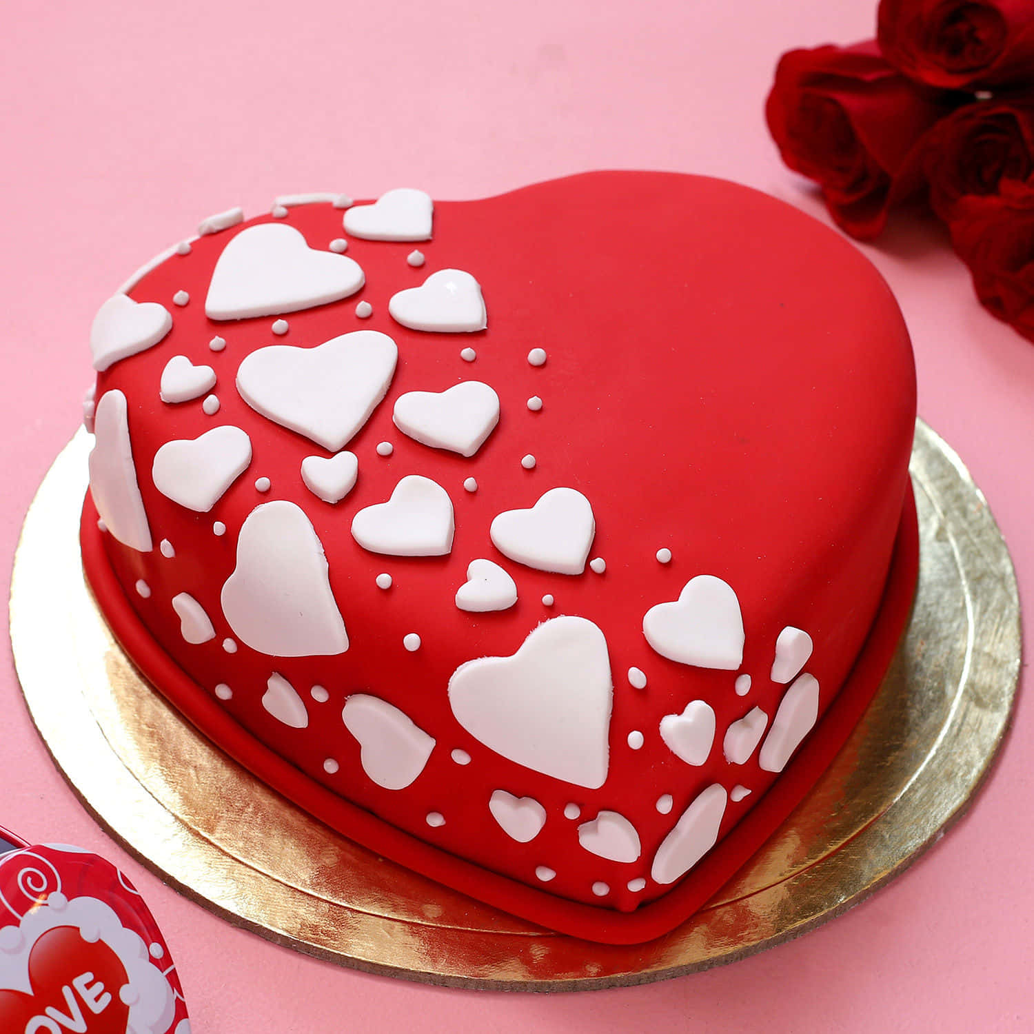 glossy red heart-shaped cake, white fondant hearts and dots, gold plate, HD Desktop Wallpaper