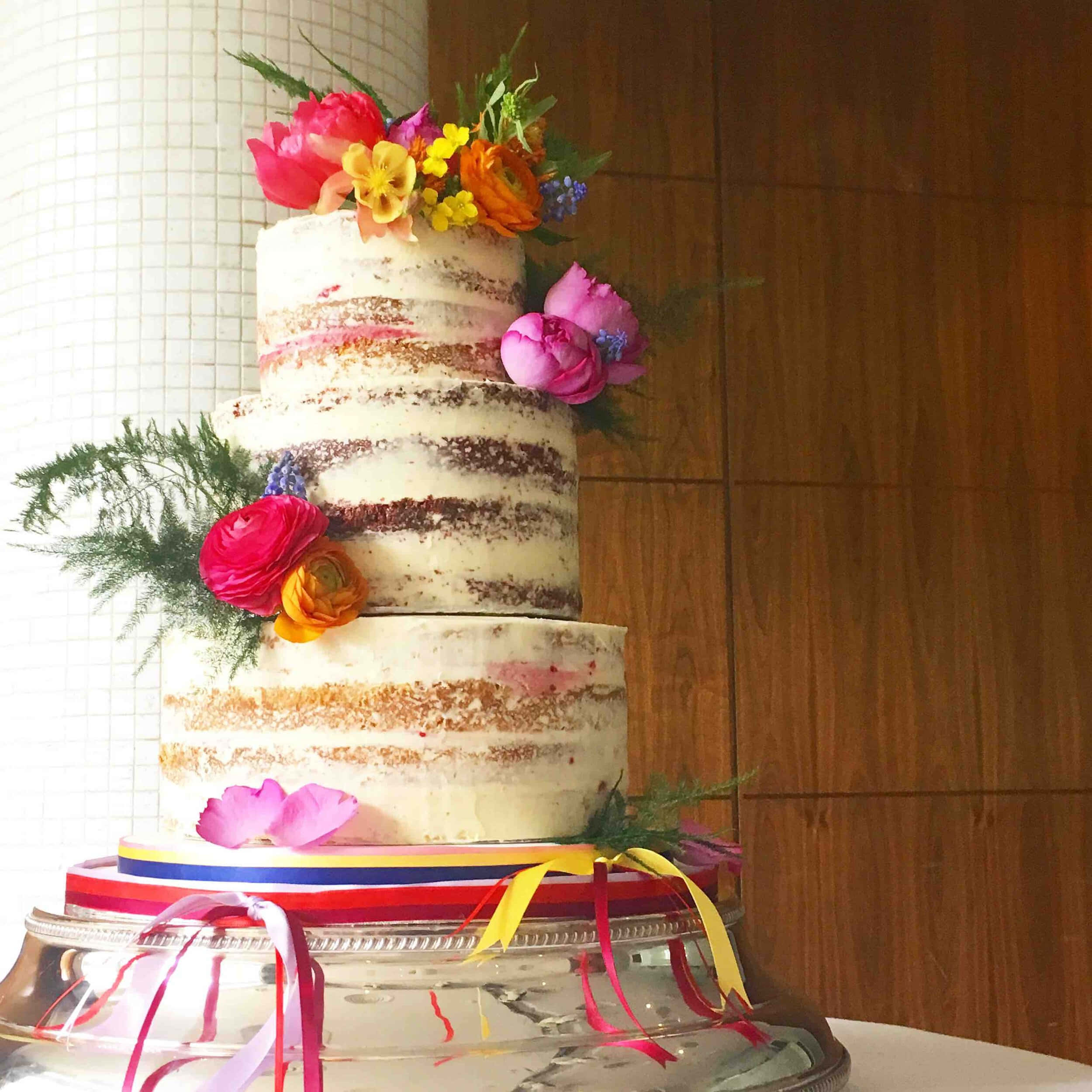 cake fondant, three-tiered naked wedding cake, vibrant fresh flowers, Full HD Desktop Wallpaper