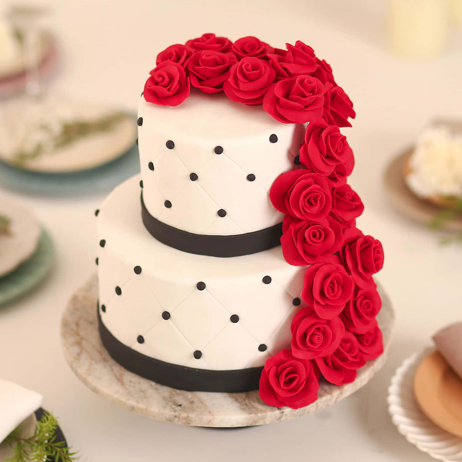 Cake Fondant, two-tiered white fondant cake, black polka dots, HD Desktop Wallpaper