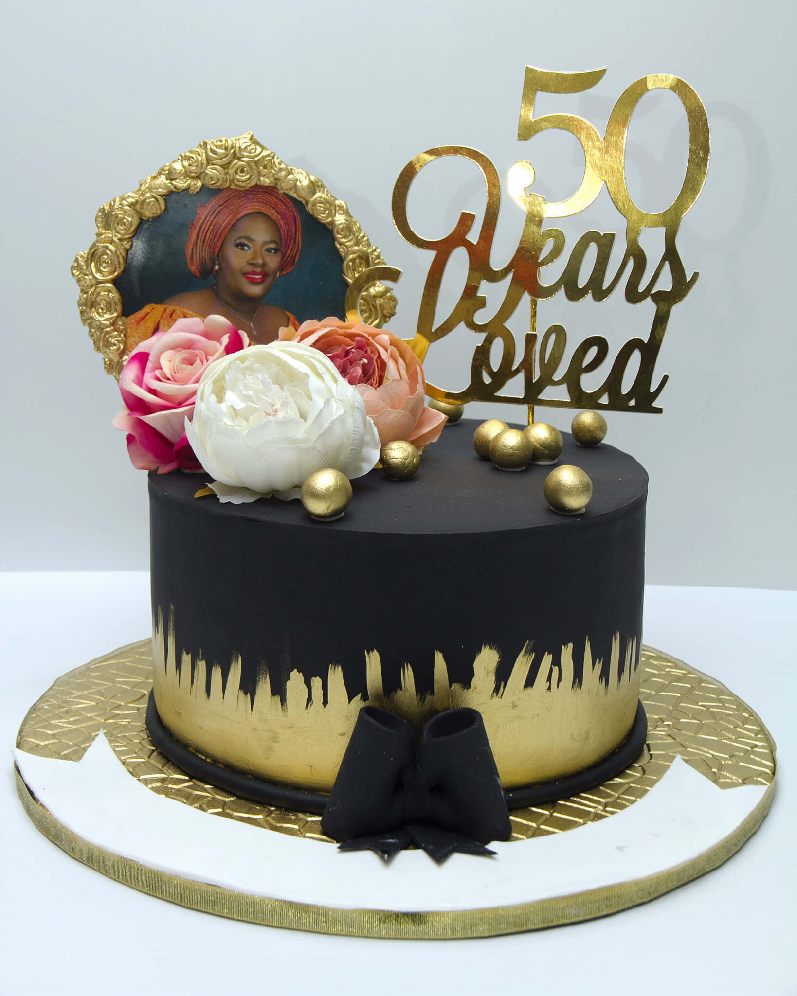 black and gold celebration cake, roses, portrait topper, Full HD Phone Wallpaper