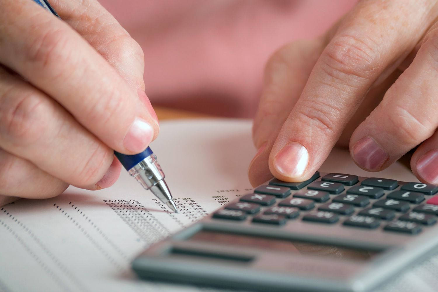 calculator, hands, pen, HD Desktop Wallpaper