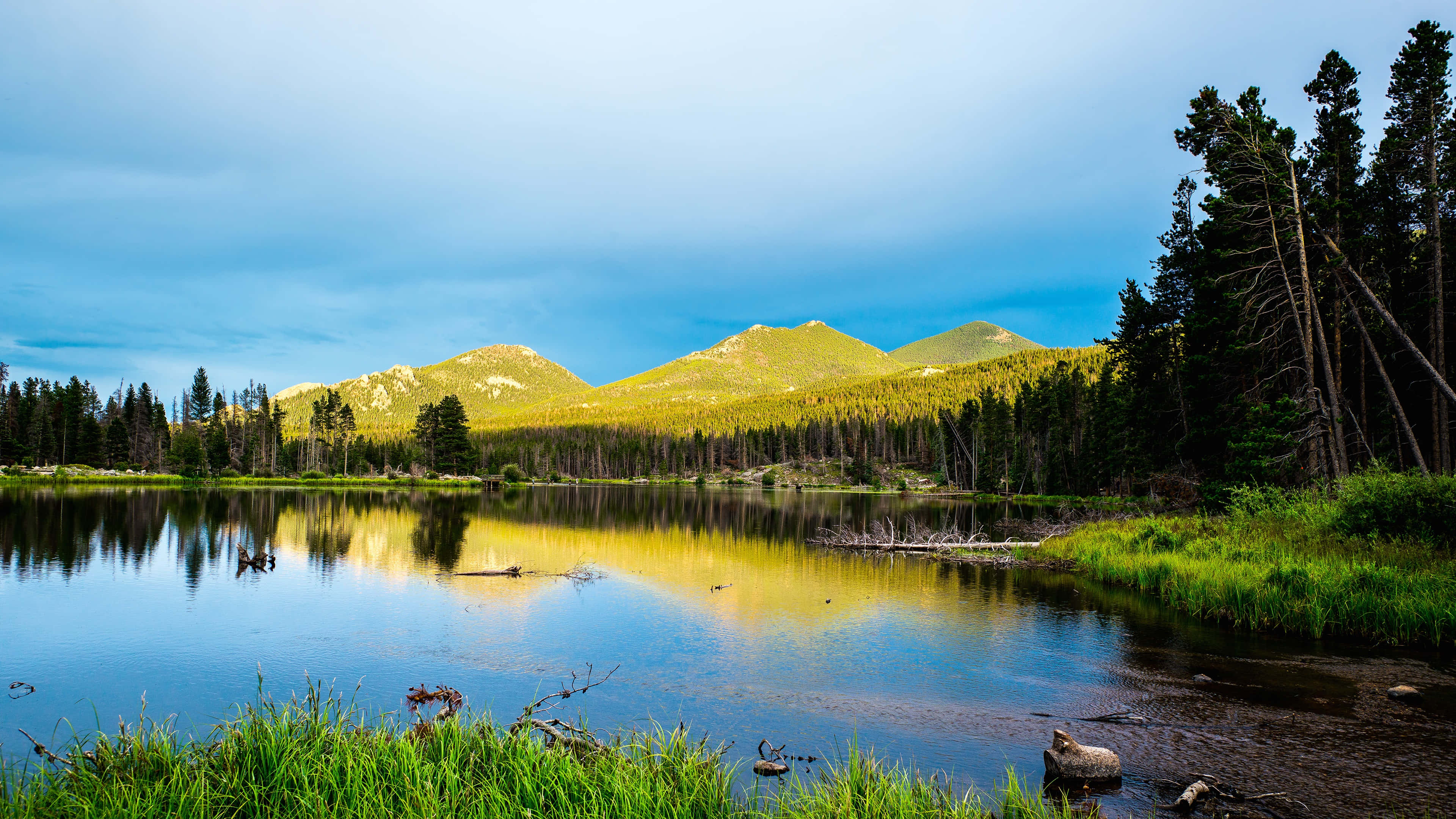 California Mountain, mountain lake, golden peaks, 4K Desktop Wallpaper