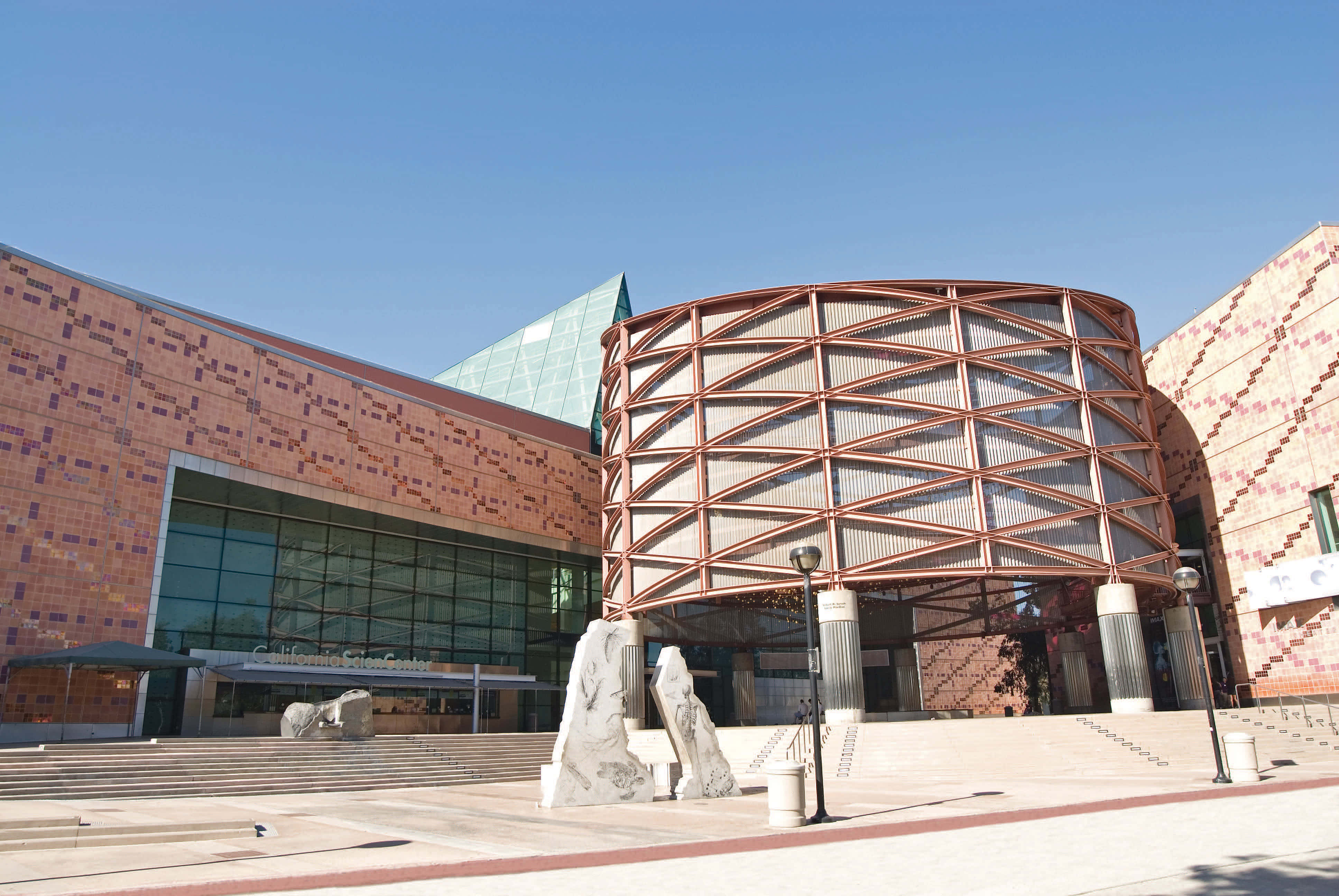 California Science Center, copper lattice dome, colorful tiled facade, 4K Desktop Wallpaper