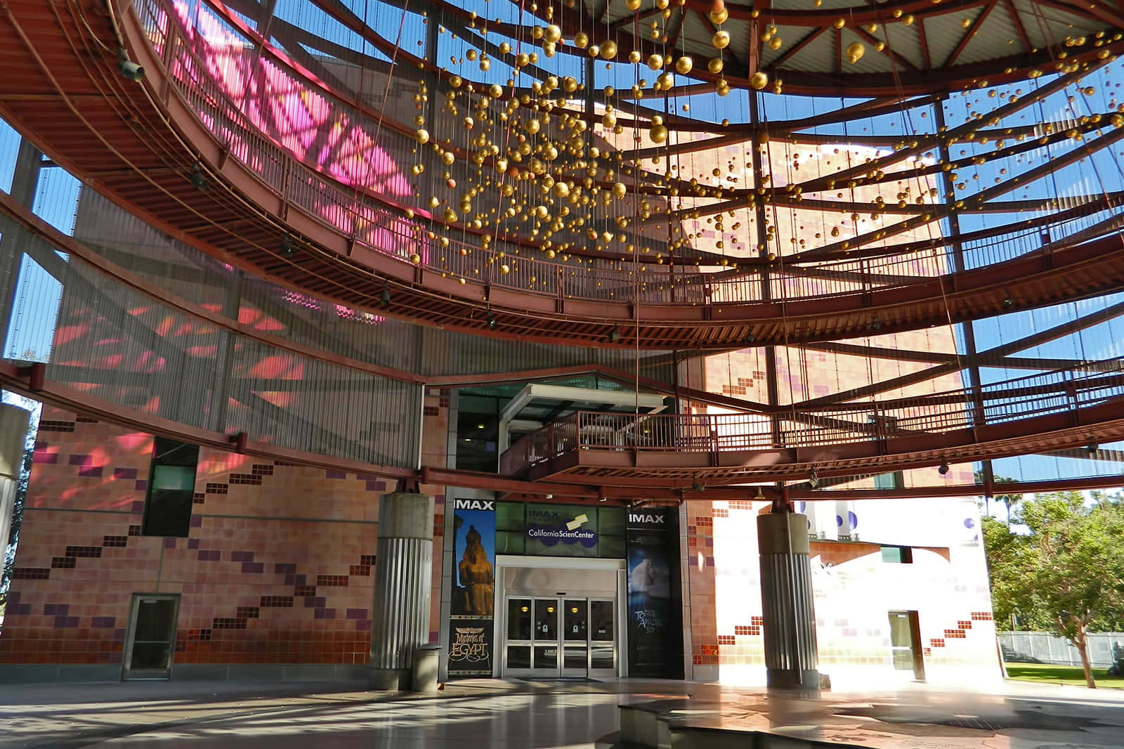 California Science Center, entrance atrium, curved metal beams, HD Desktop Wallpaper