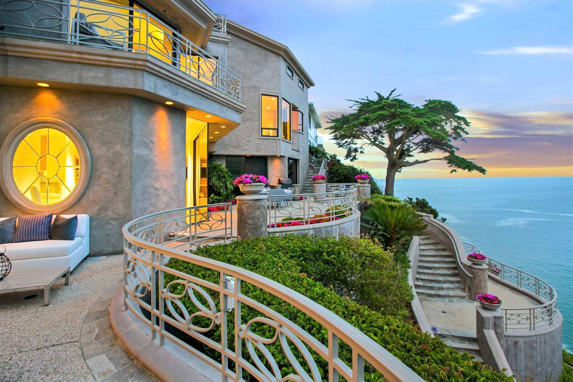 beach house california, cliffside mansion, glowing windows, Full HD Desktop Wallpaper