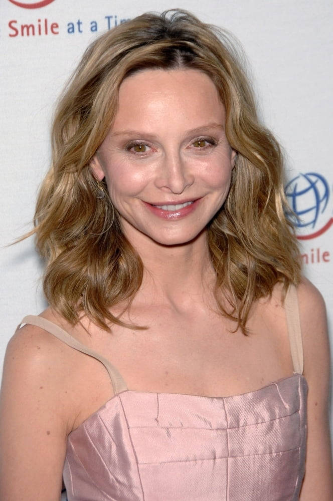 Calista Flockhart, 9th Annual Operation Smile Gala, pink satin dress, SD Phone Wallpaper