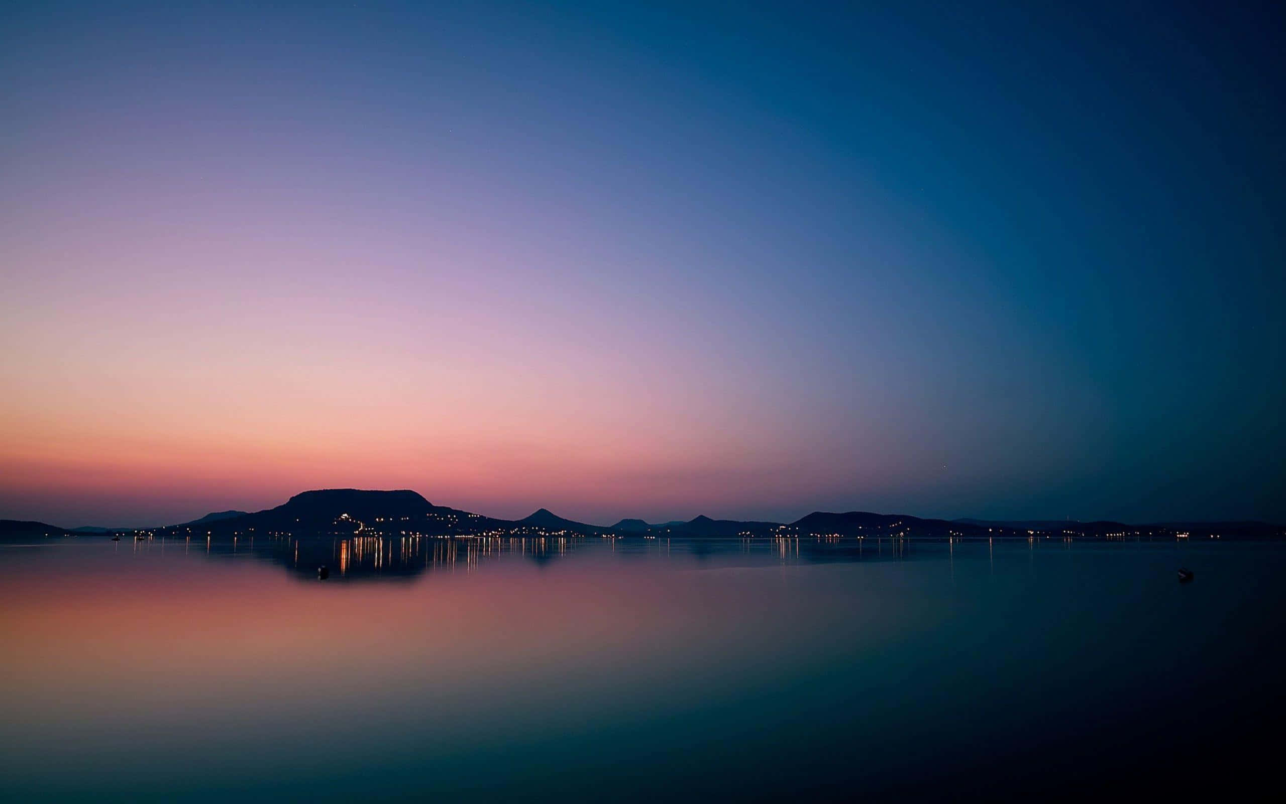 twilight lake, gradient sky, deep blue, 2K Desktop Wallpaper