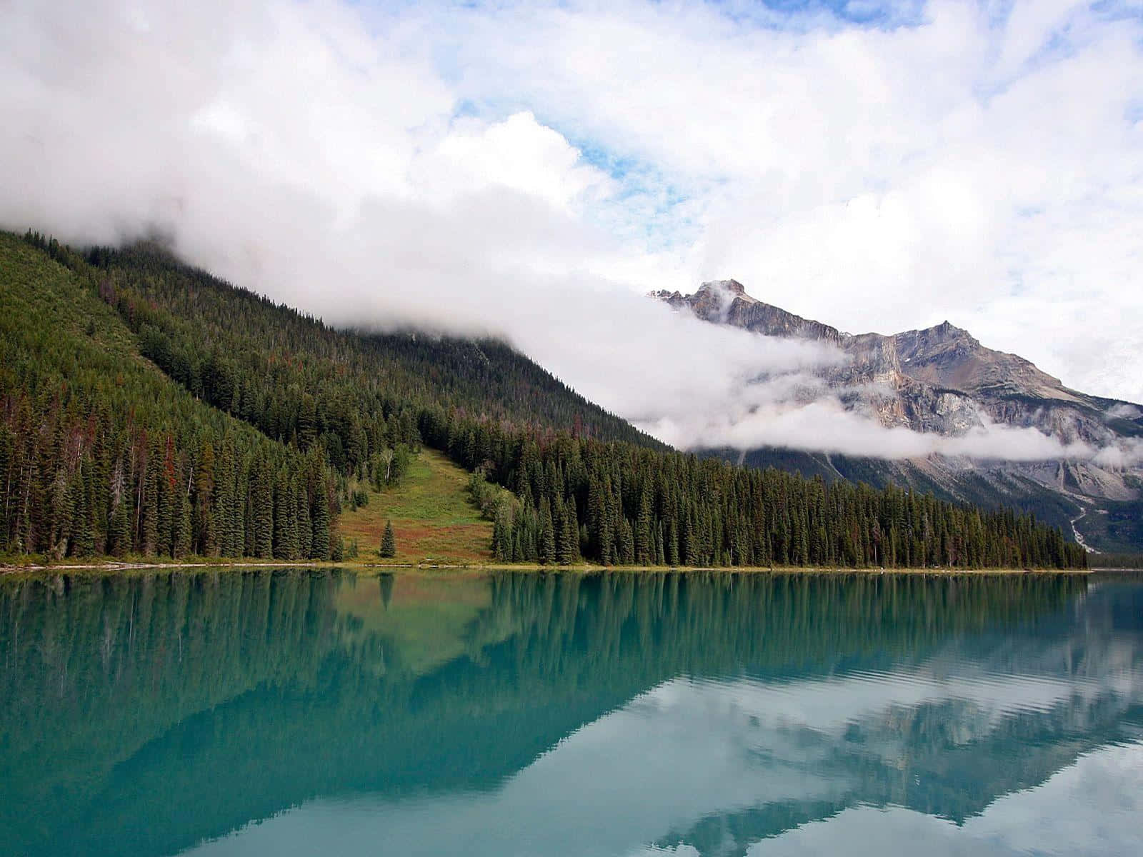 Calming Desktop Mountains, mountain lake, towering peaks, HD Desktop Wallpaper